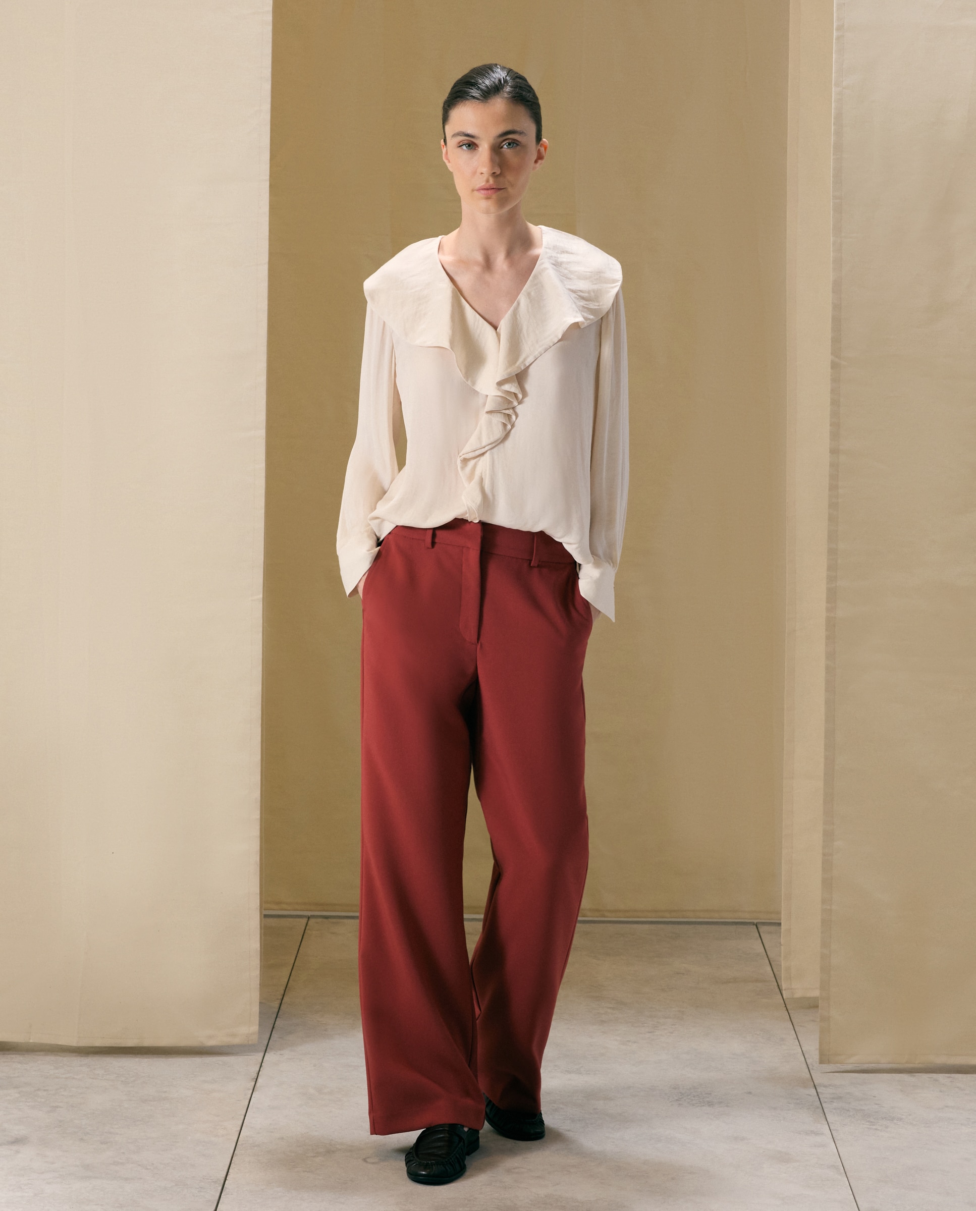 Blusa com Folho à Frente 120 Cru-2