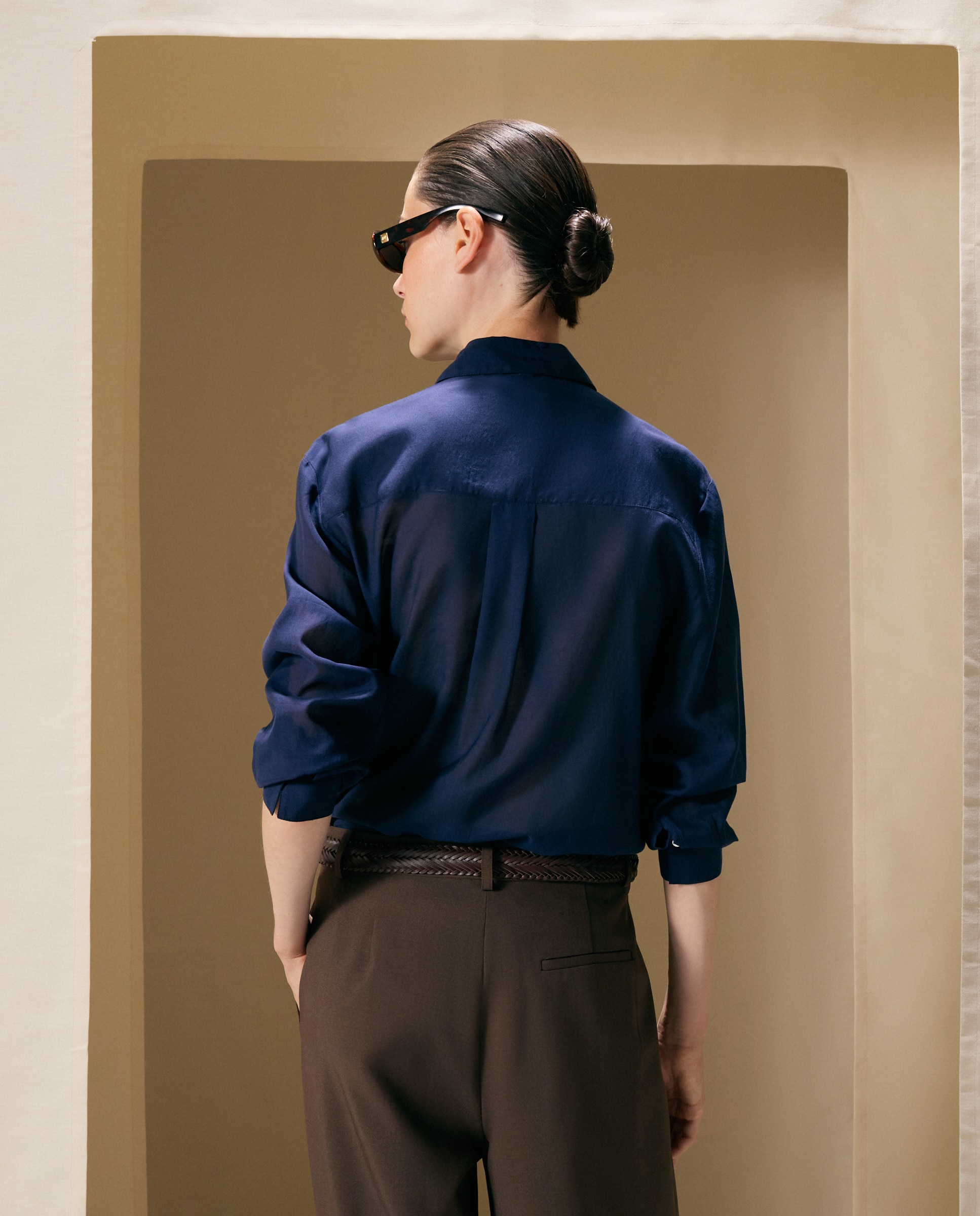 Blusa com Colarinho de Camisa e Contas Azul-marinho-3