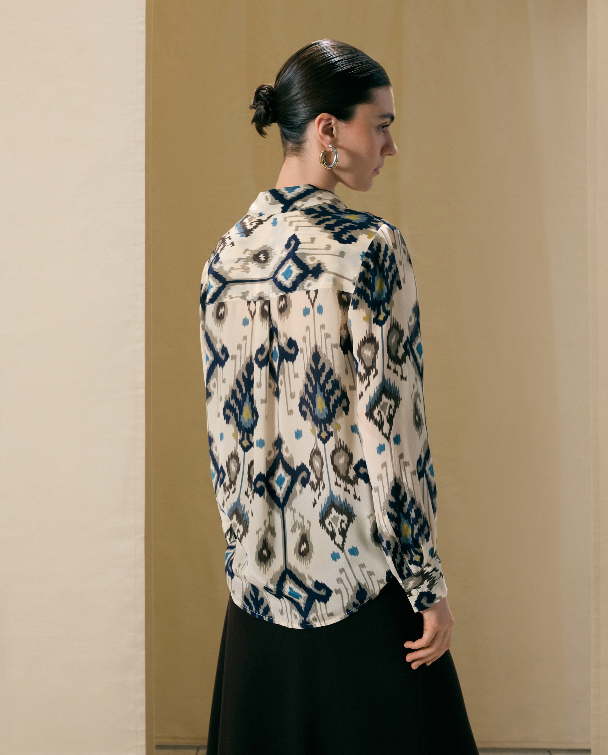 Blusa de mujer en crepé con estampado ikat - Woman El Corte Inglés - Blanco Blanco-3