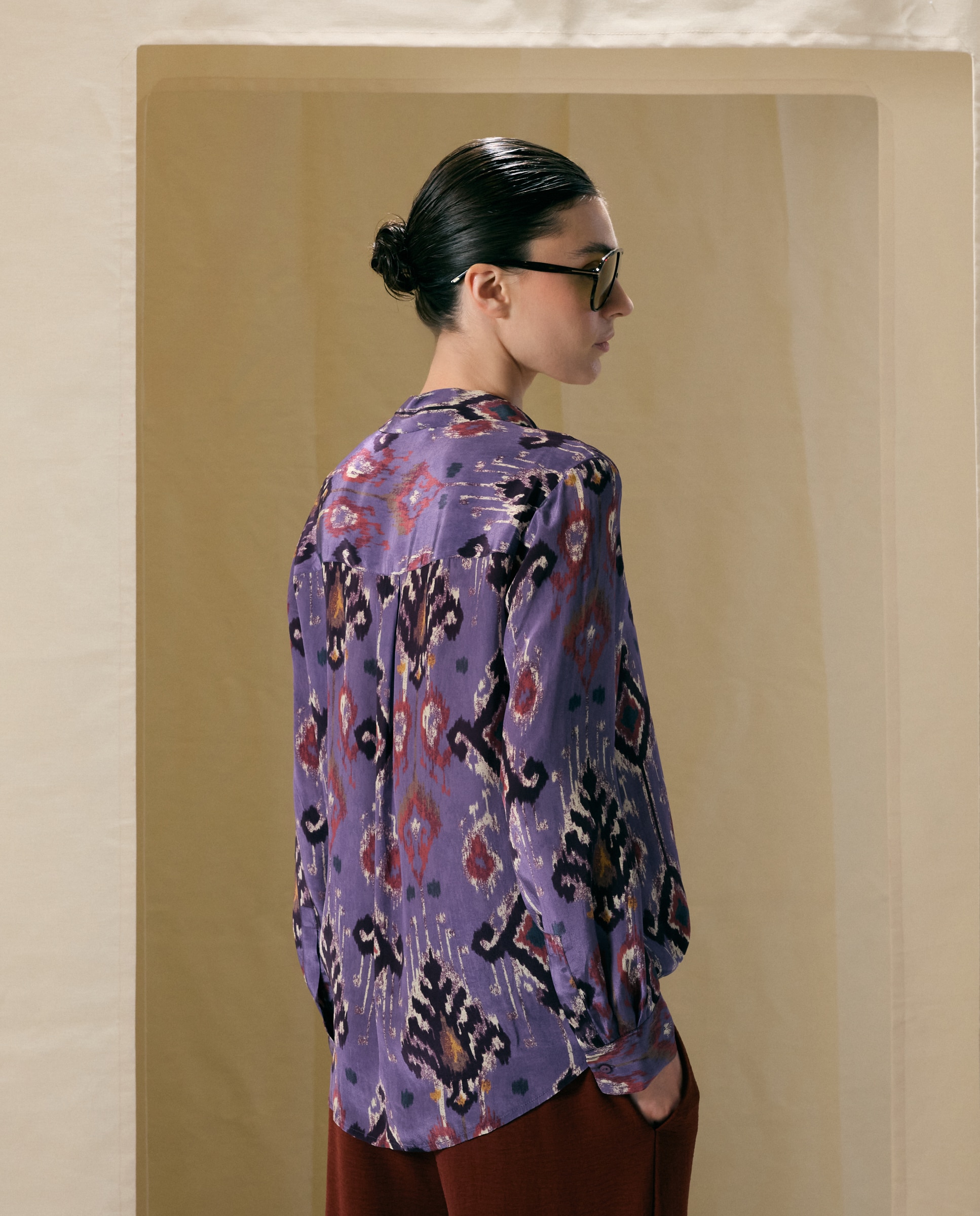 Blusa em Crepe com Estampado Ikat Roxo-3