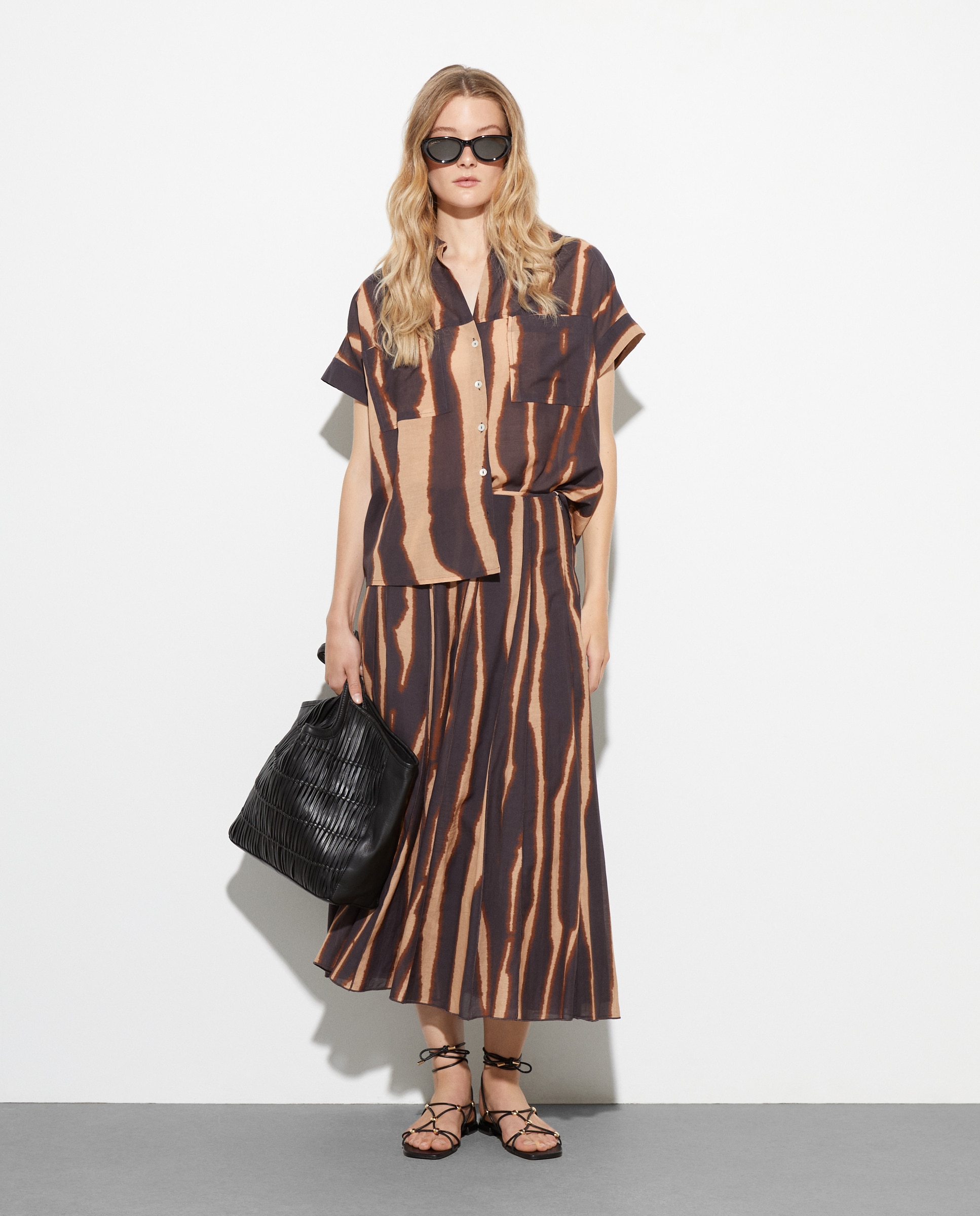 Blusa de Manga Curta Estampada Castanho-1