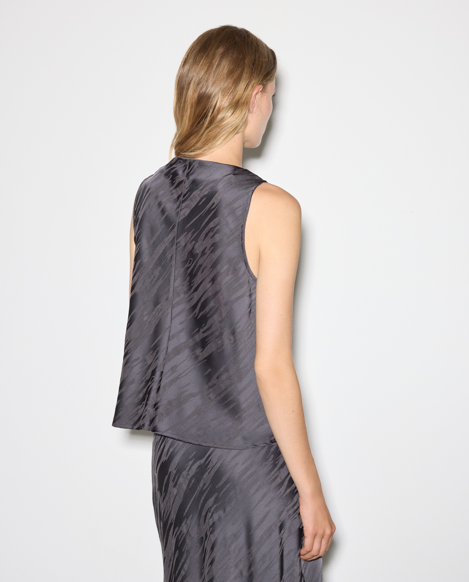 Top Liso sem Mangas Chumbo-3