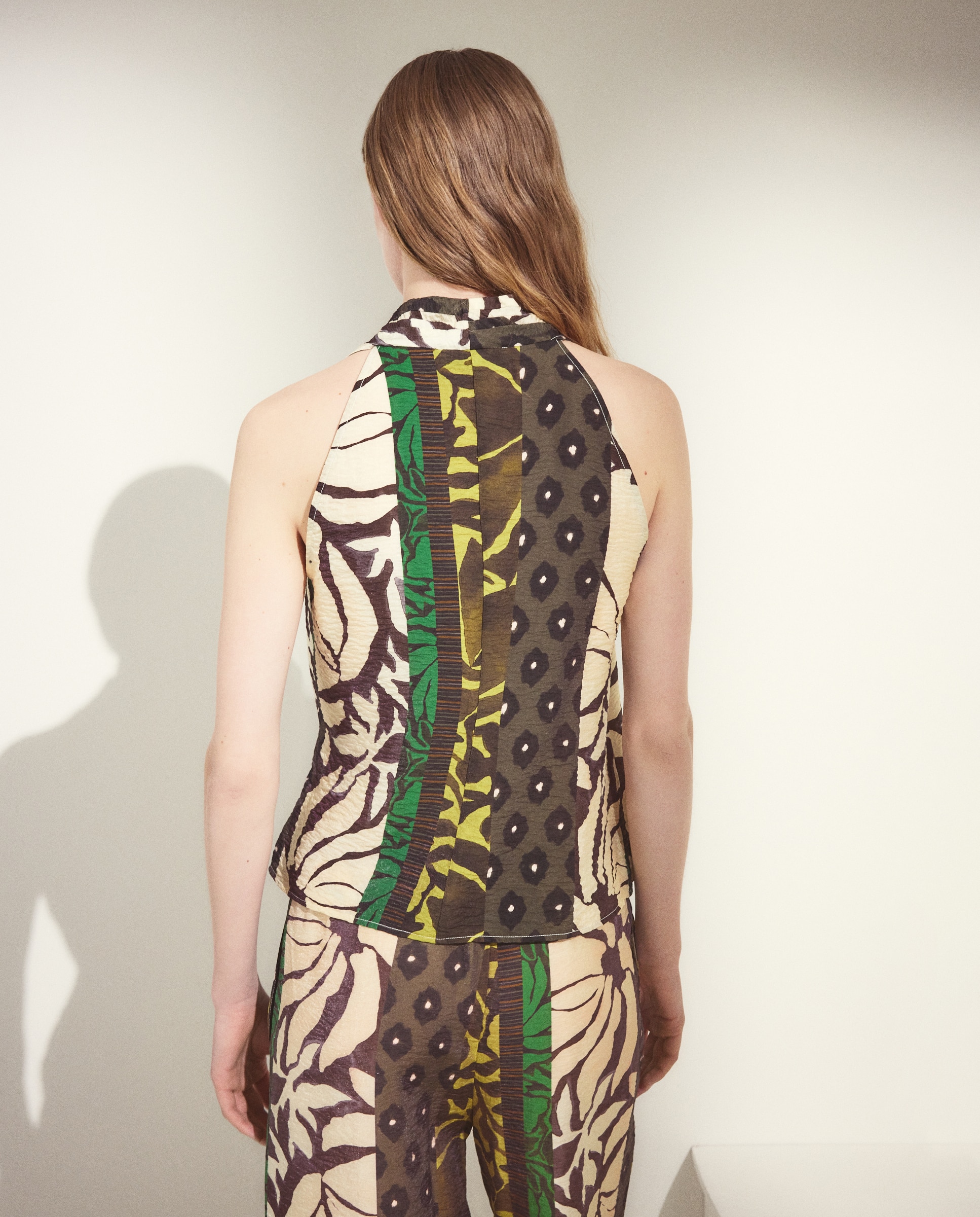 Top Estampado com Gola Halter Verde-3
