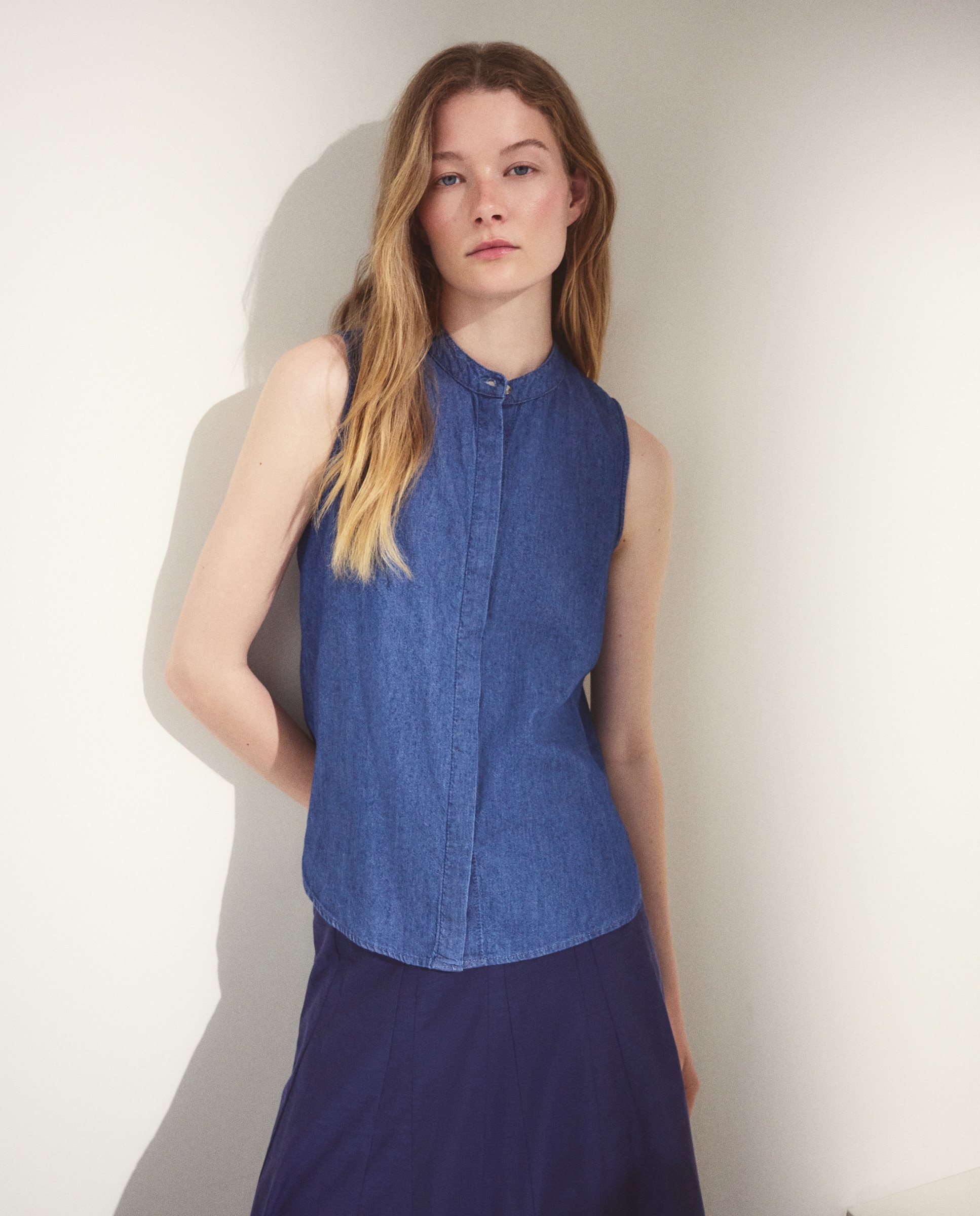 Imagen 0 de Blusa denim de mujer con cuello mao Azul pálido