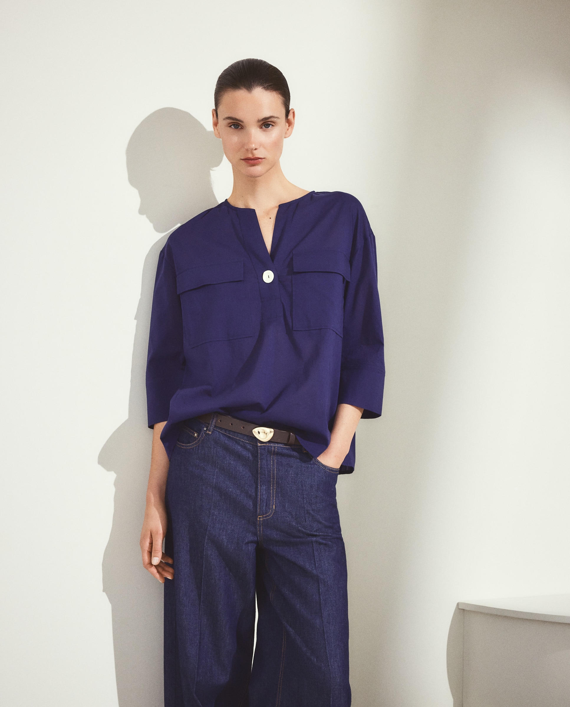 Blusa com Bolsos e Decote Redondo Azul-marinho-1