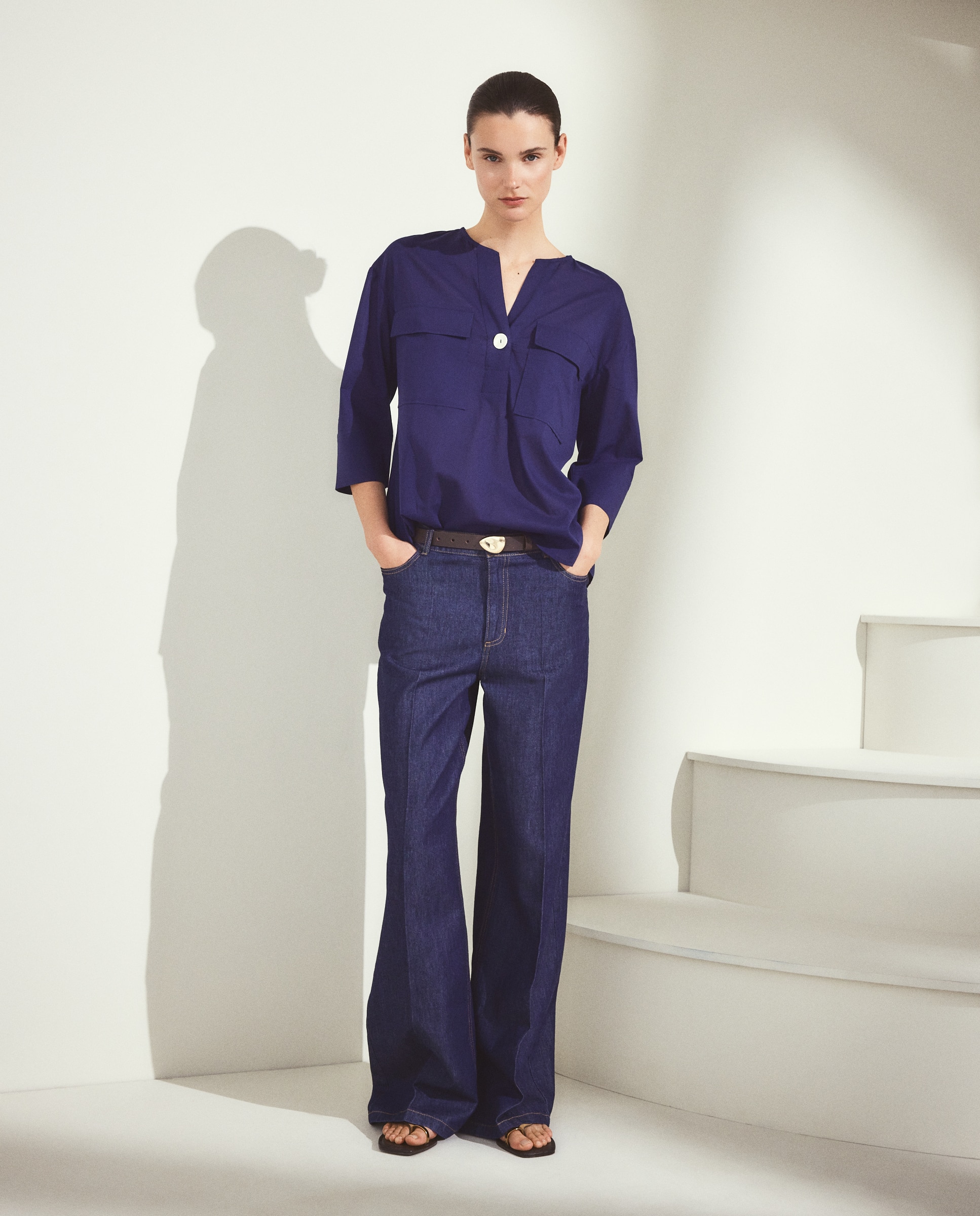 Blusa com Bolsos e Decote Redondo Azul-marinho-2