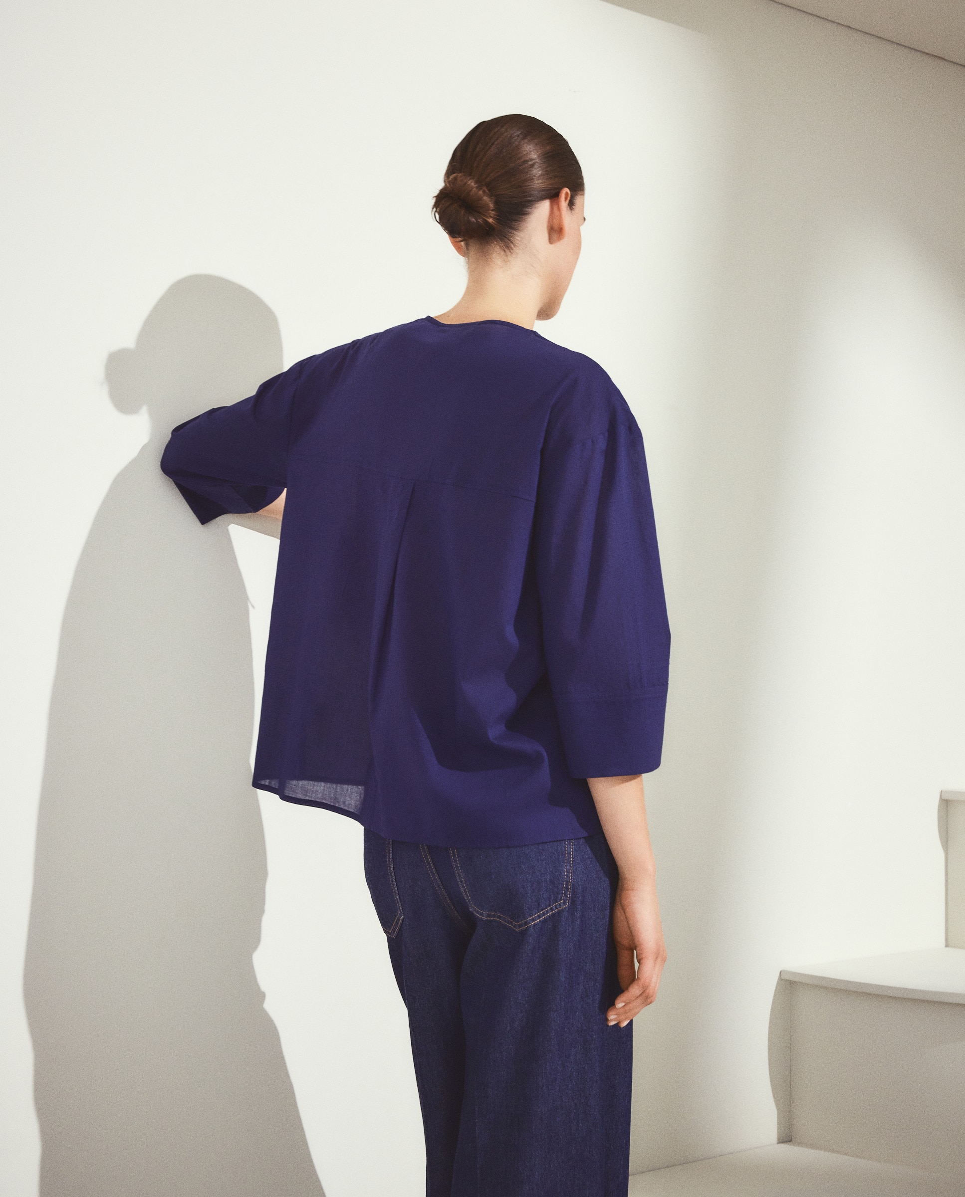 Blusa com Bolsos e Decote Redondo Azul-marinho-4