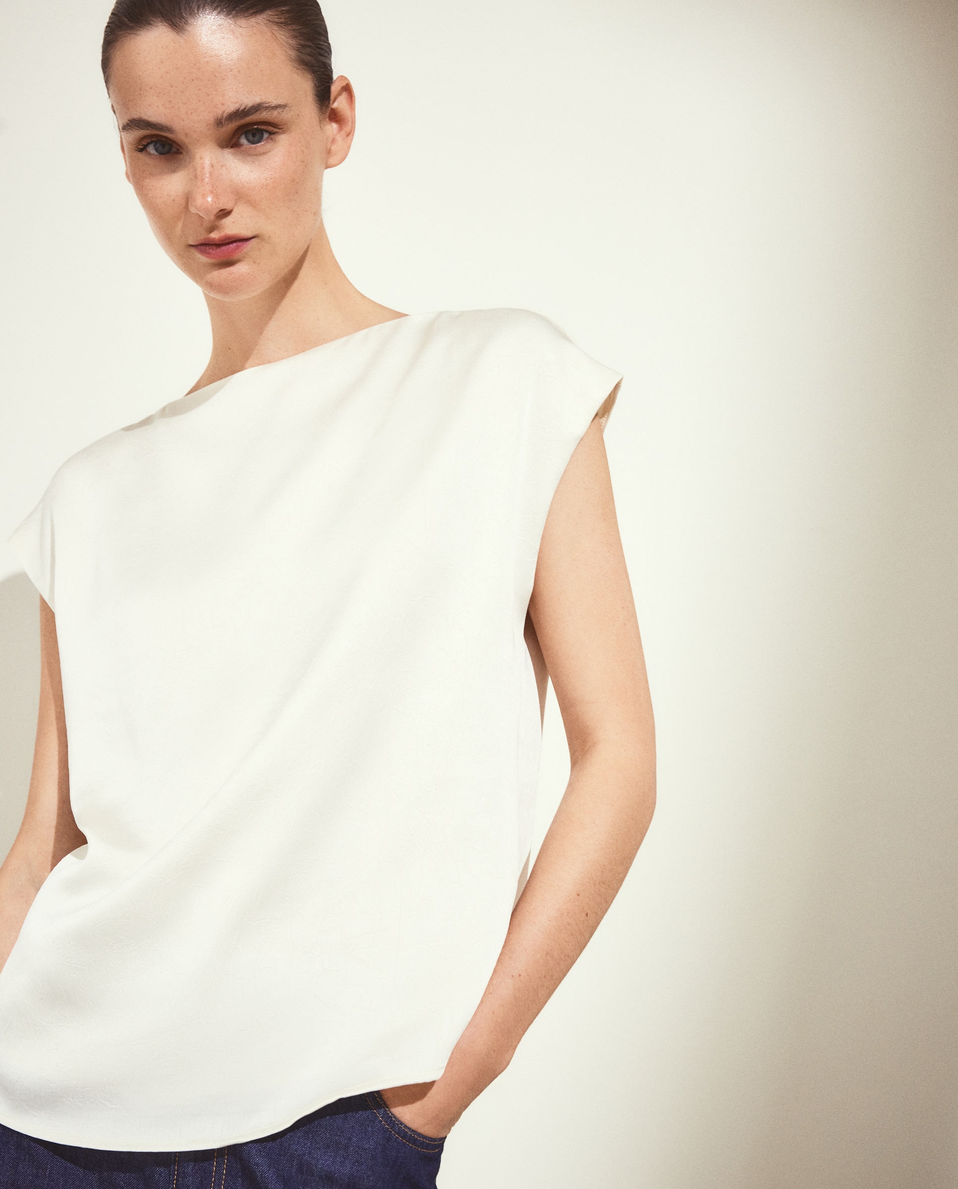 Top liso de manga corta de mujer - Woman El Corte Inglés - 130 Marfil 130 Marfil-1