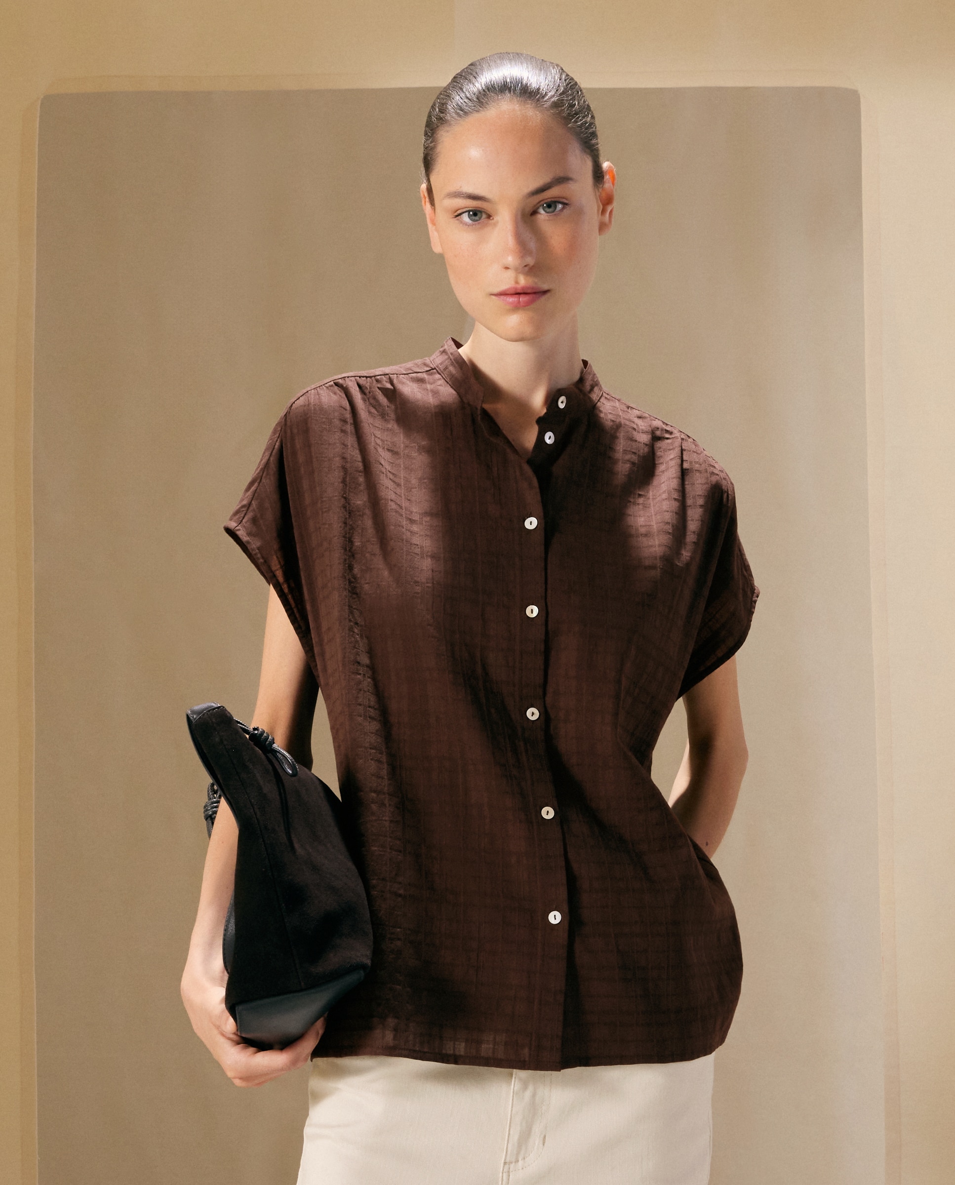 Imagen 0 de Blusa de mujer cuello mao cuadrille 700 Marrón