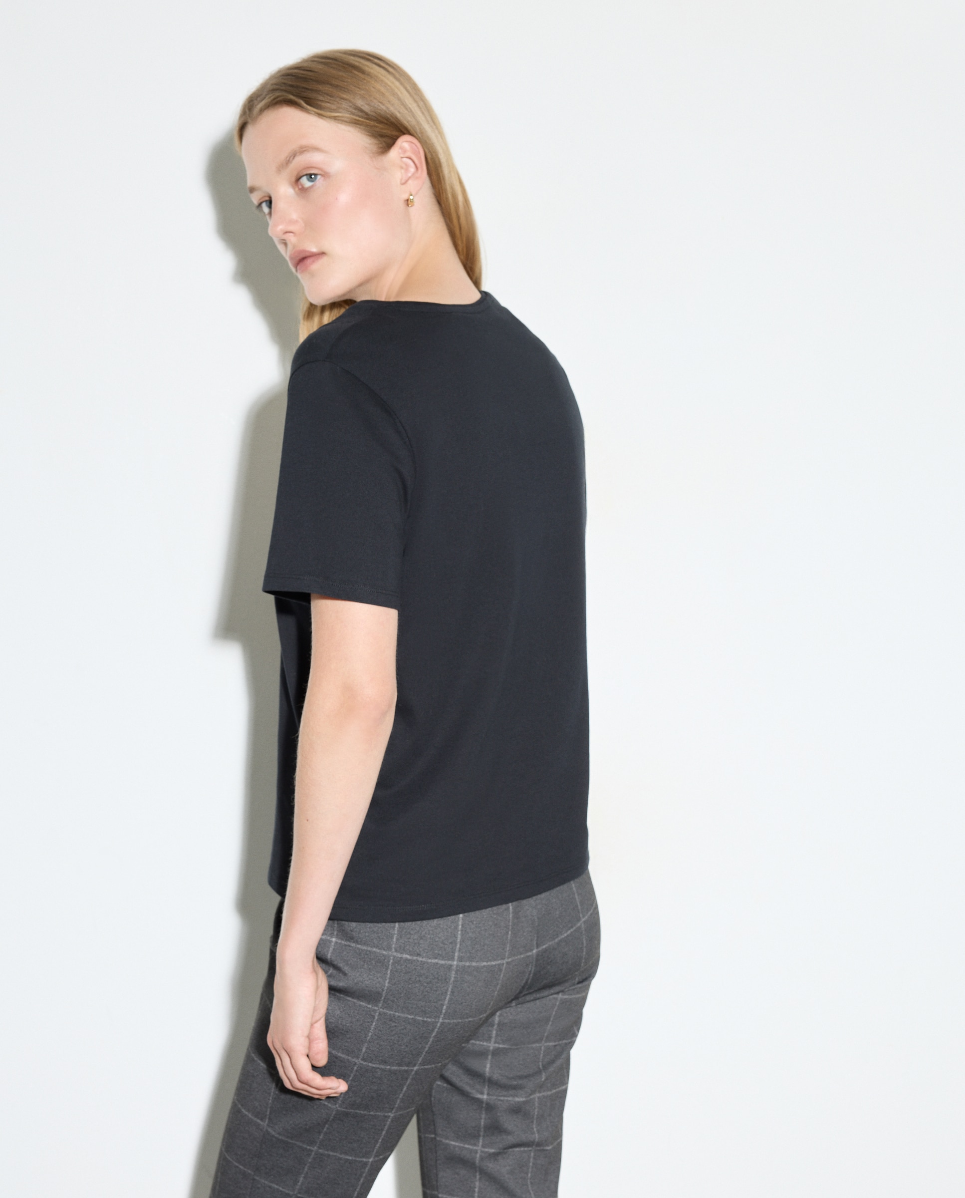 T-shirt básica de mulher com manga curta Preto-3