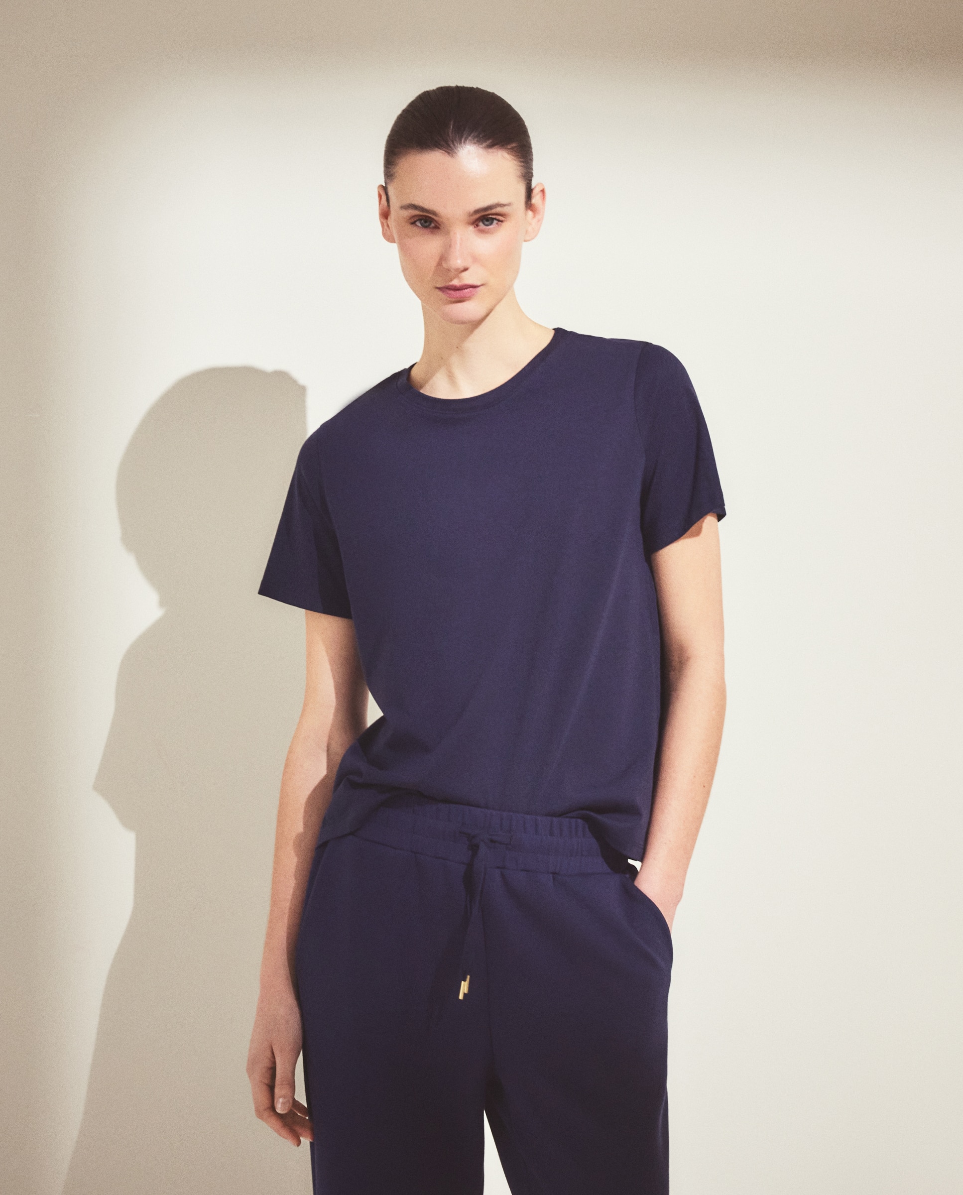 Imagen 1 de Camiseta de mujer con manga corta y cuello caja - Woman El Corte Inglés - Azul marino Azul marino