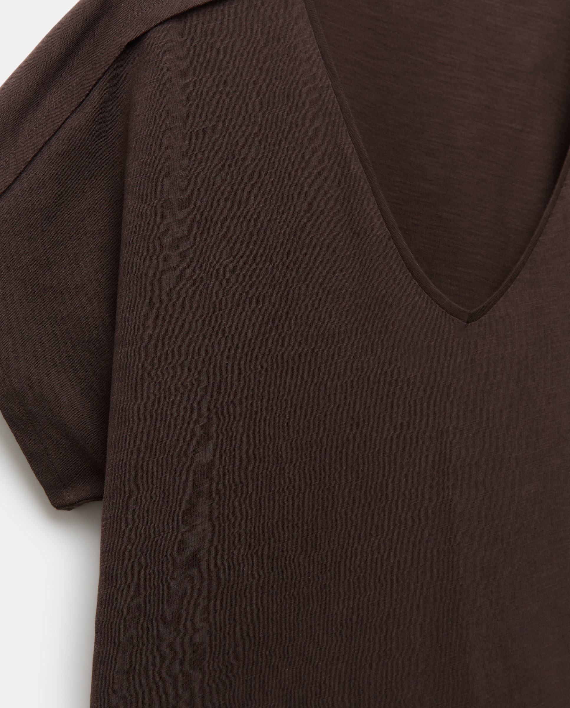 Camiseta de mujer manga corta con cuello pico y detalle en hombro - Woman El Corte Inglés - Chocolate Chocolate-5