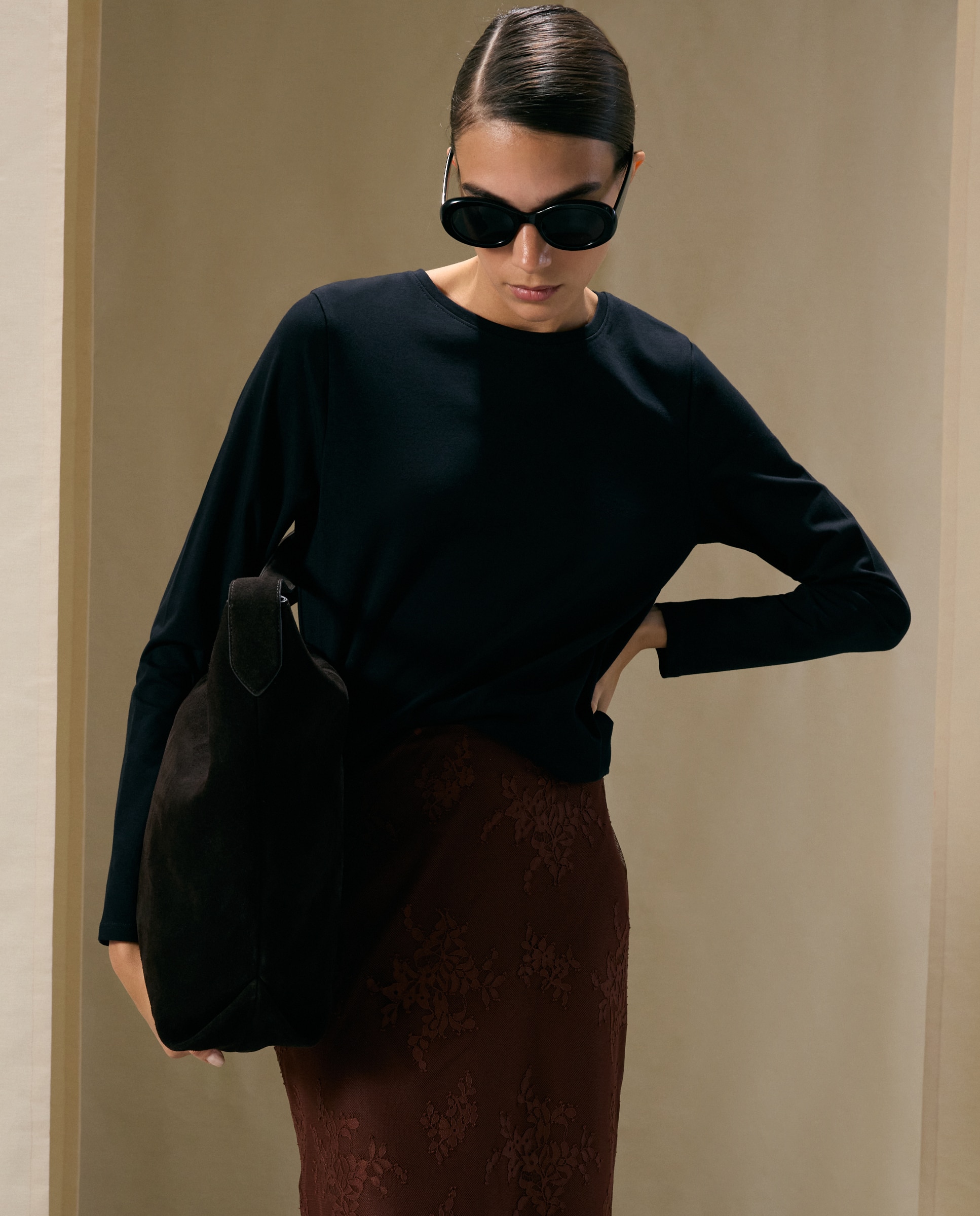 Camiseta de mujer con manga larga y cuello caja - Woman El Corte Inglés - Negro Negro-1