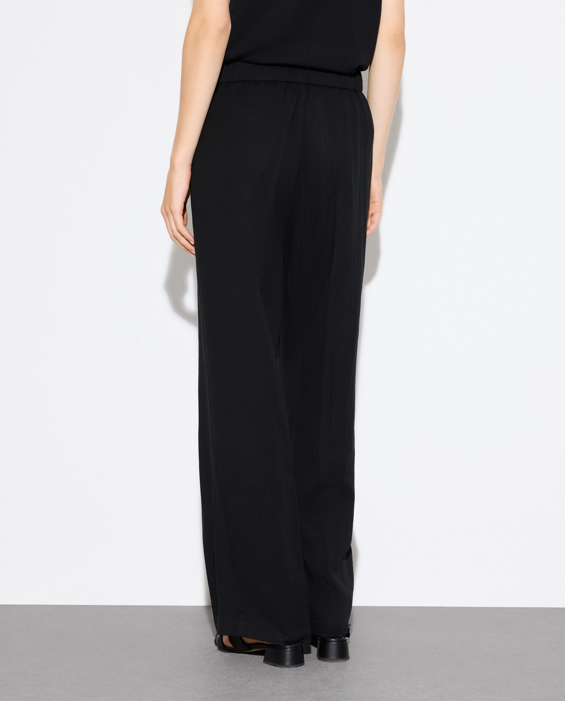 Calças Largas Preto-3