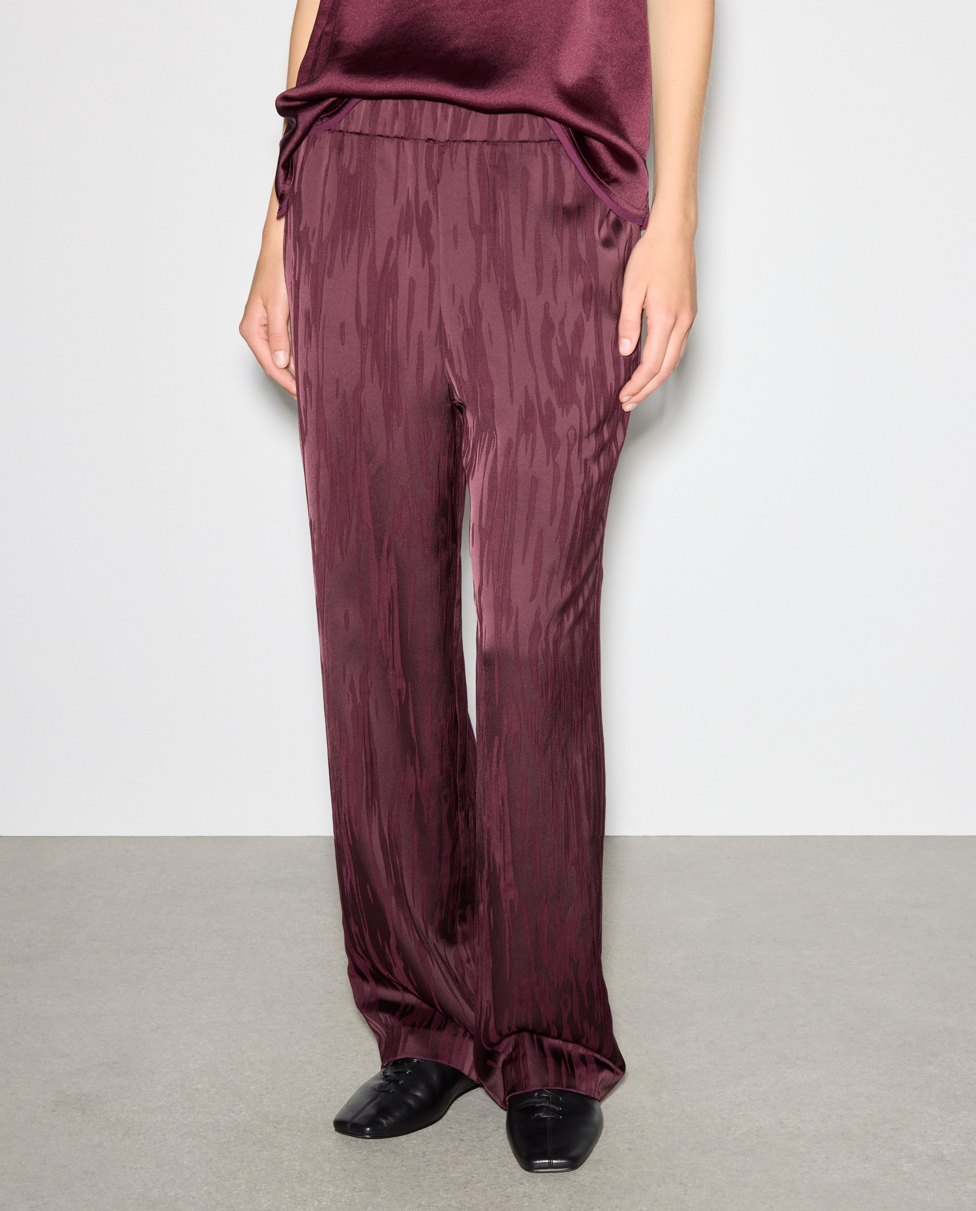 Calças Formais de Poliéster Liso Bordeaux-2