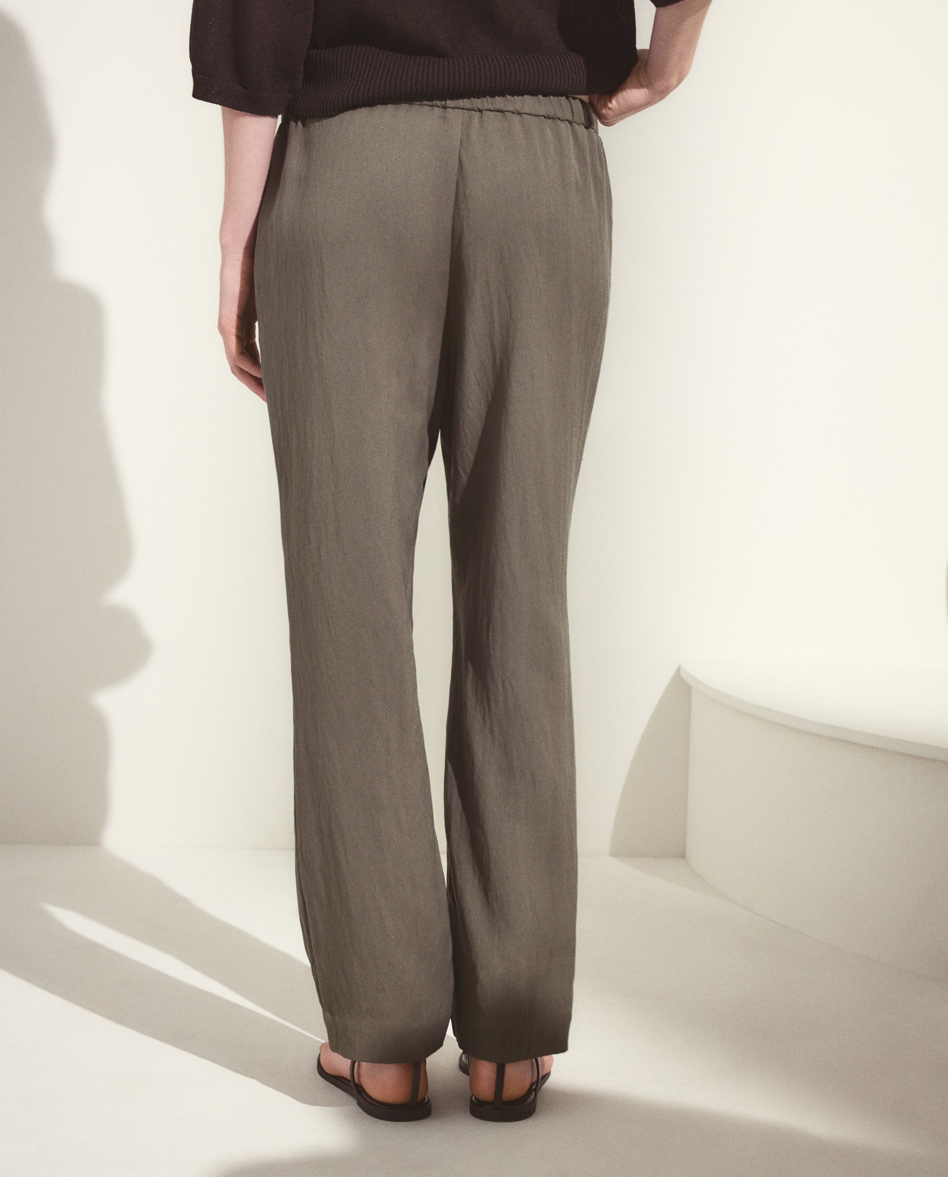 Joggers Lisas Crinkle 520 Caqui-3