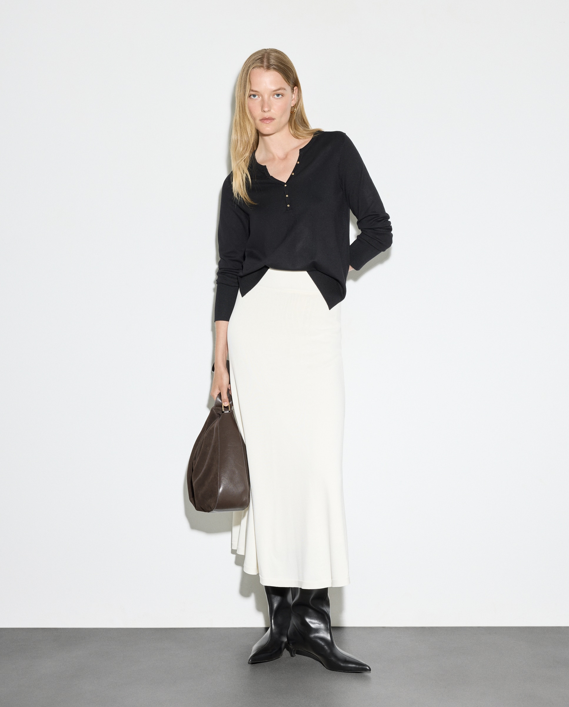 Camisola de Malha Básica Lisa de Viscose Preto-1