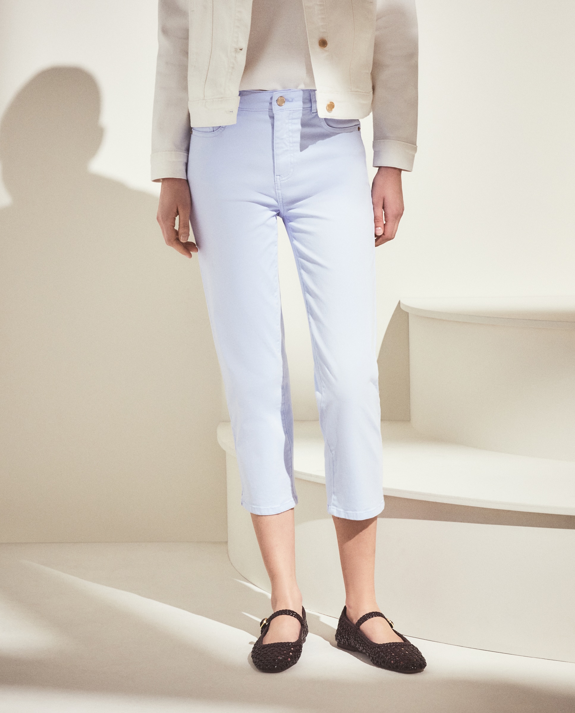 Imagen 2 de Pantalón de mujer cinco bolsillos - Woman El Corte Inglés - Blanco 410 Azul claro