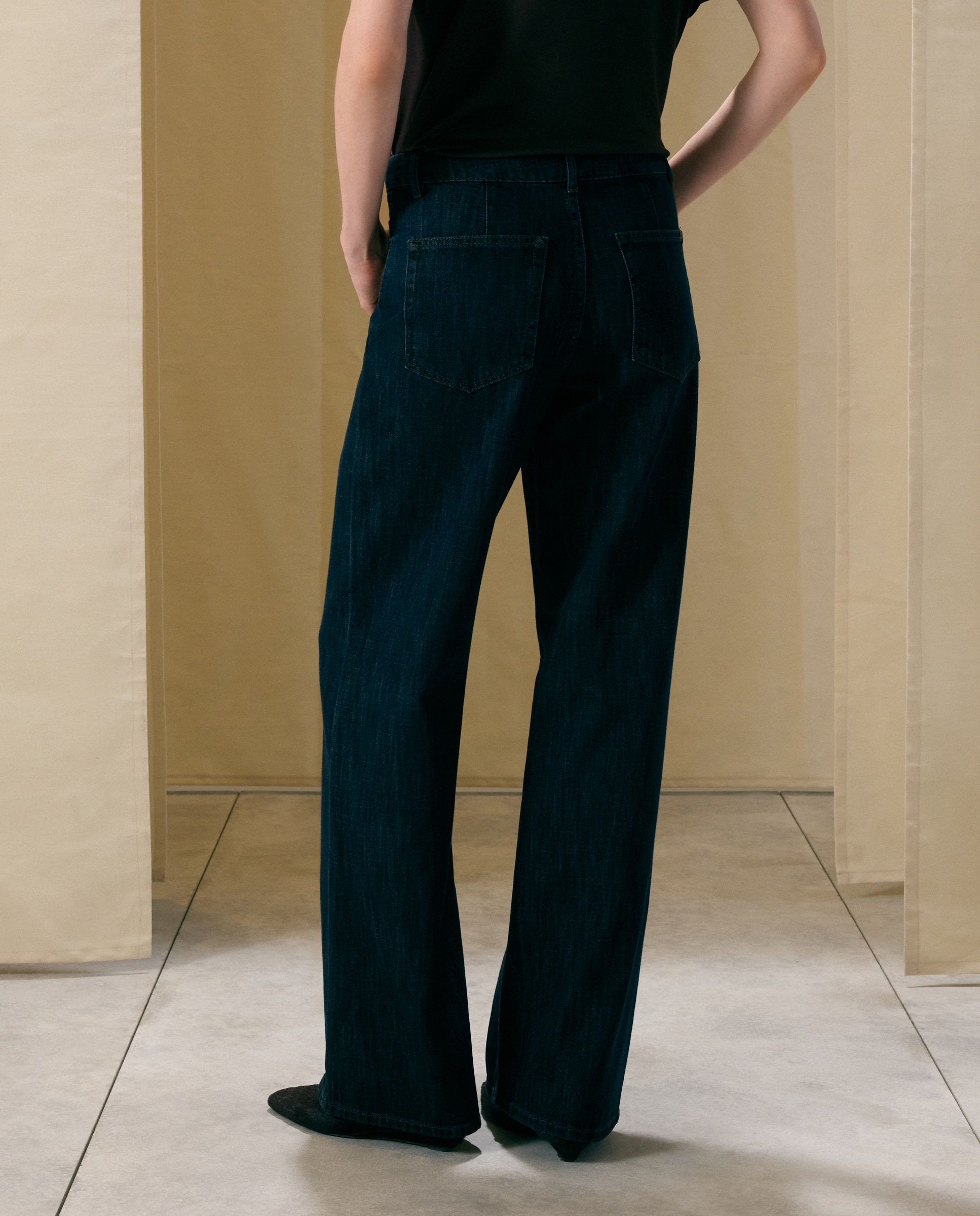 Jeans com Corrente Azul Suave-3