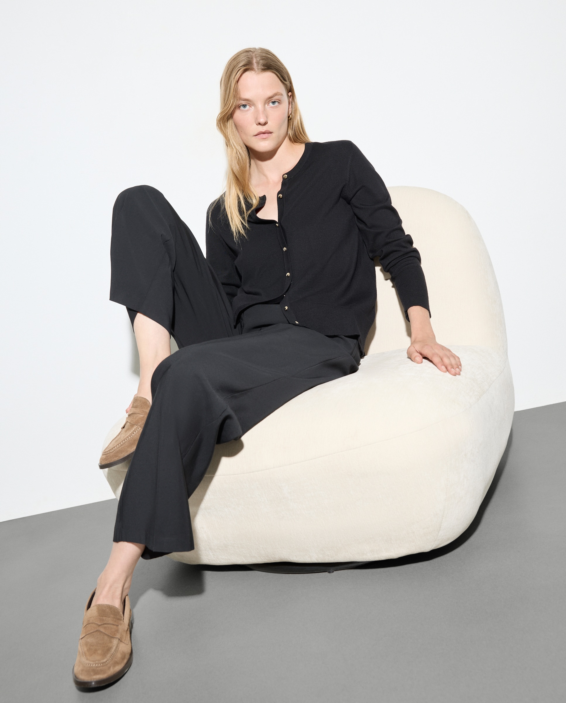 Casaco de Viscose Liso Básico Preto-1