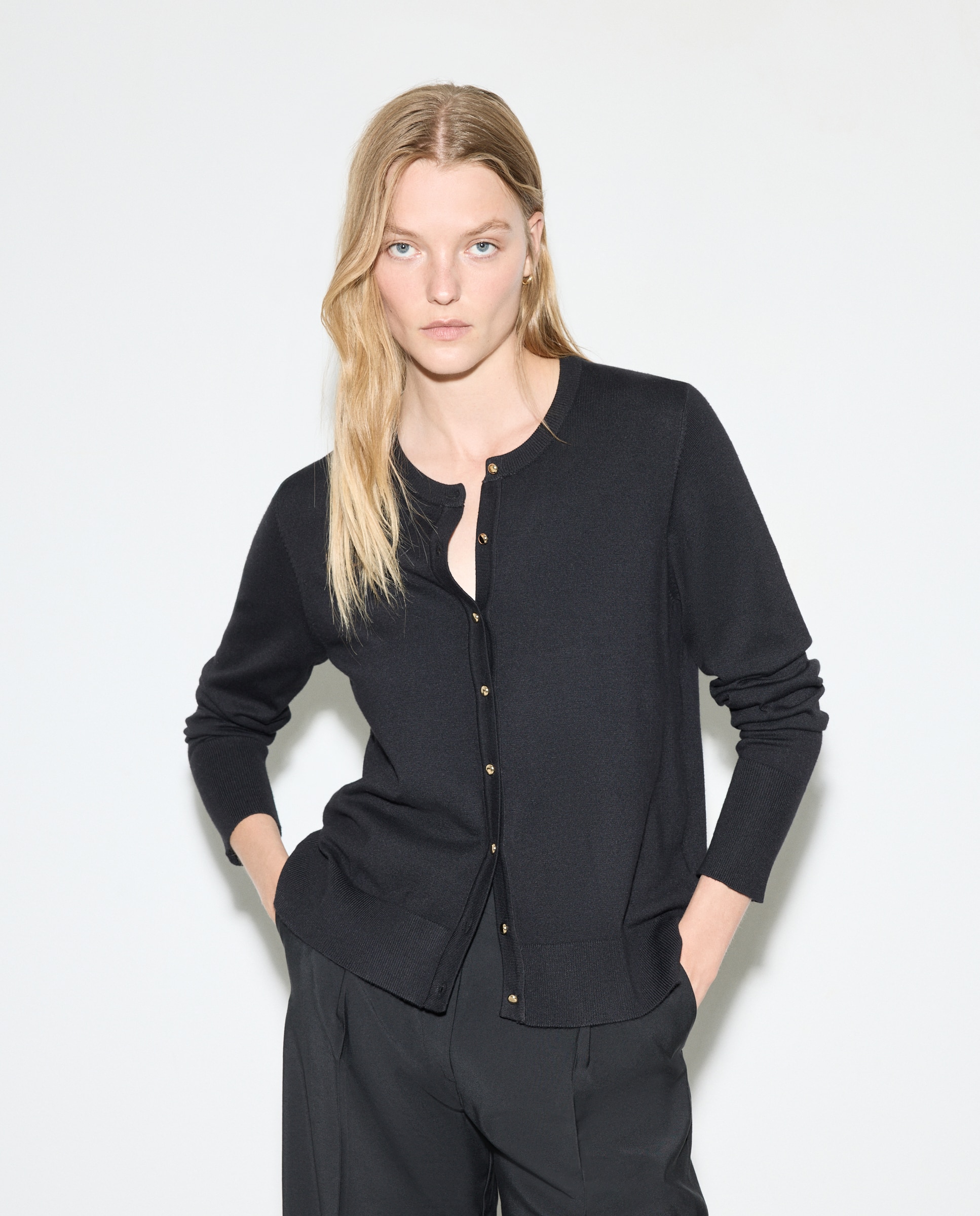 Casaco de Viscose Liso Básico Preto-2