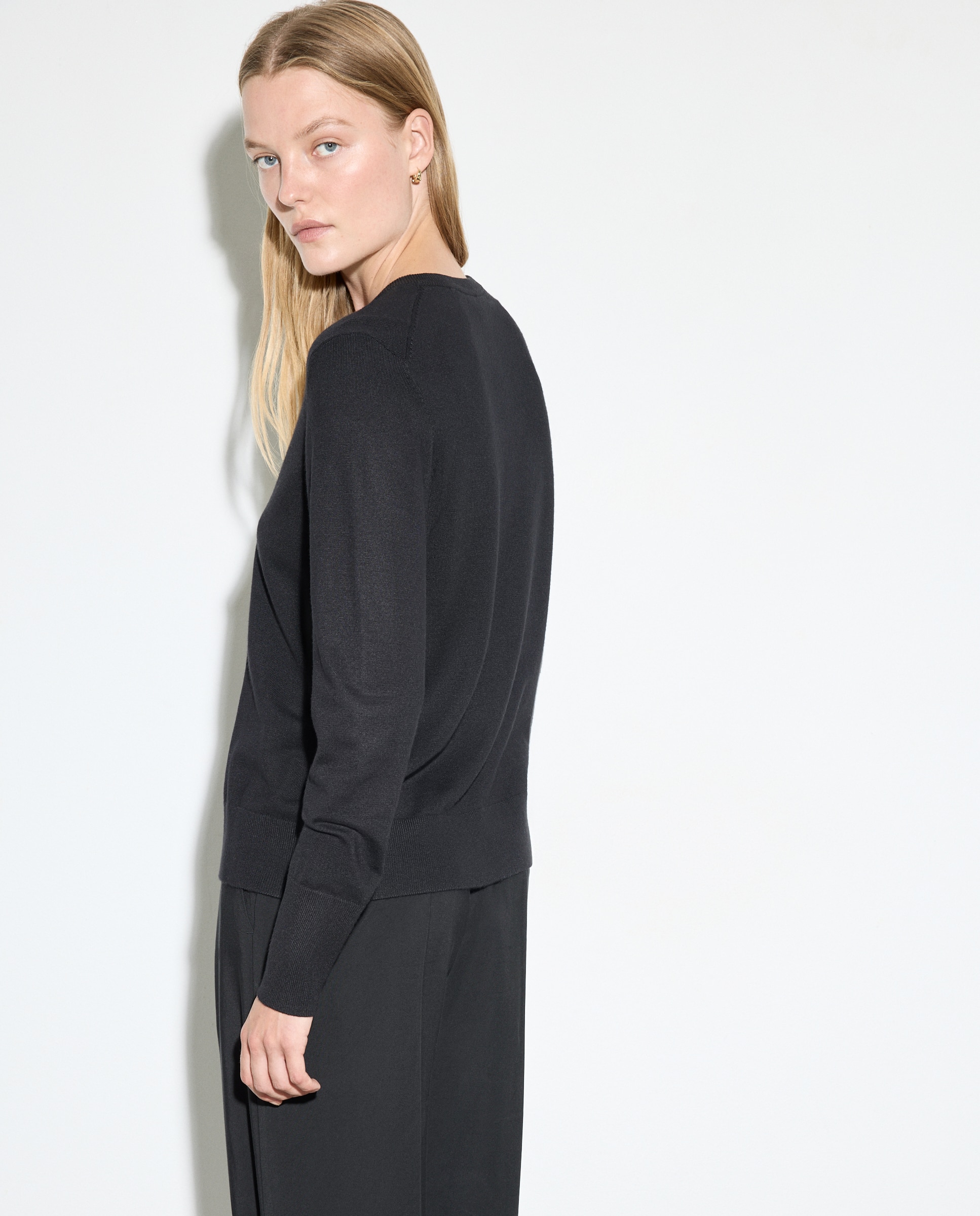 Casaco de Viscose Liso Básico Preto-3