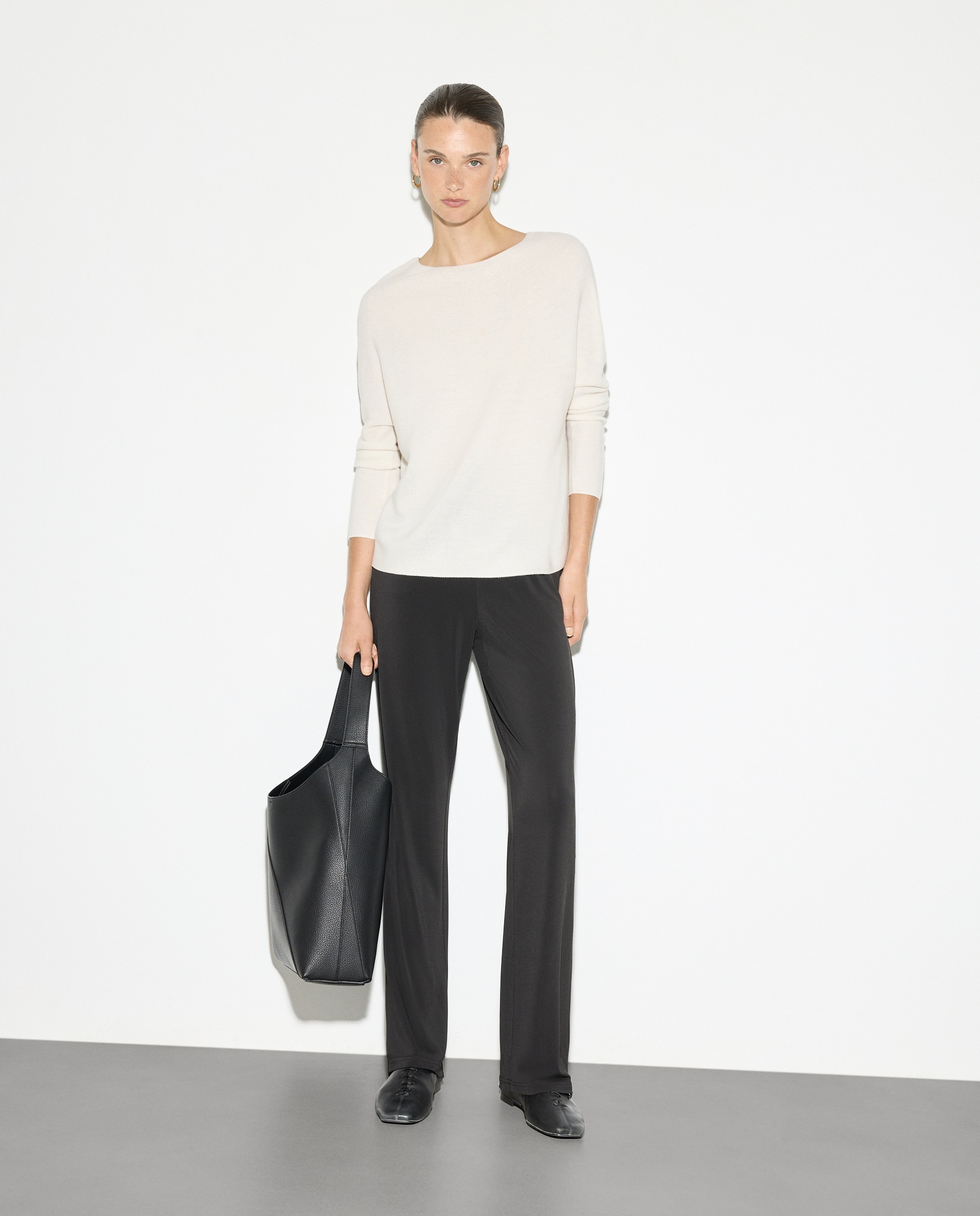 Calças Fluidas Largas Preto-1