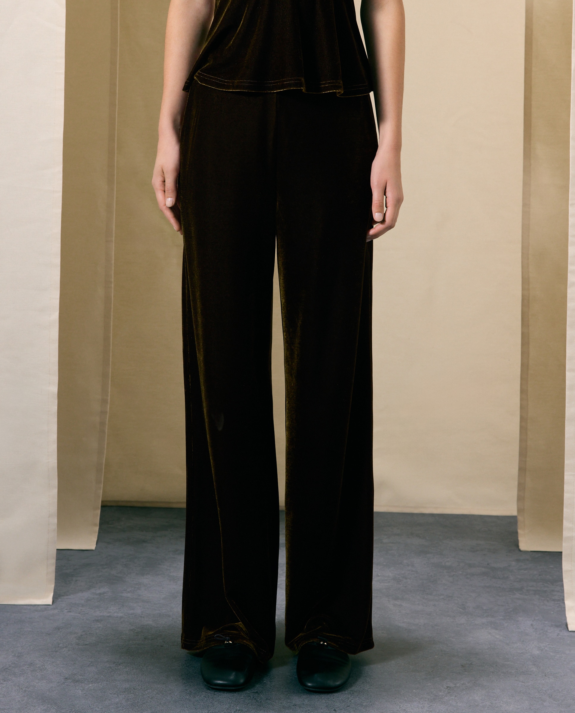 Pantalón de mujer de punto circular de terciopelo - Woman El Corte Inglés - Verde Verde-2