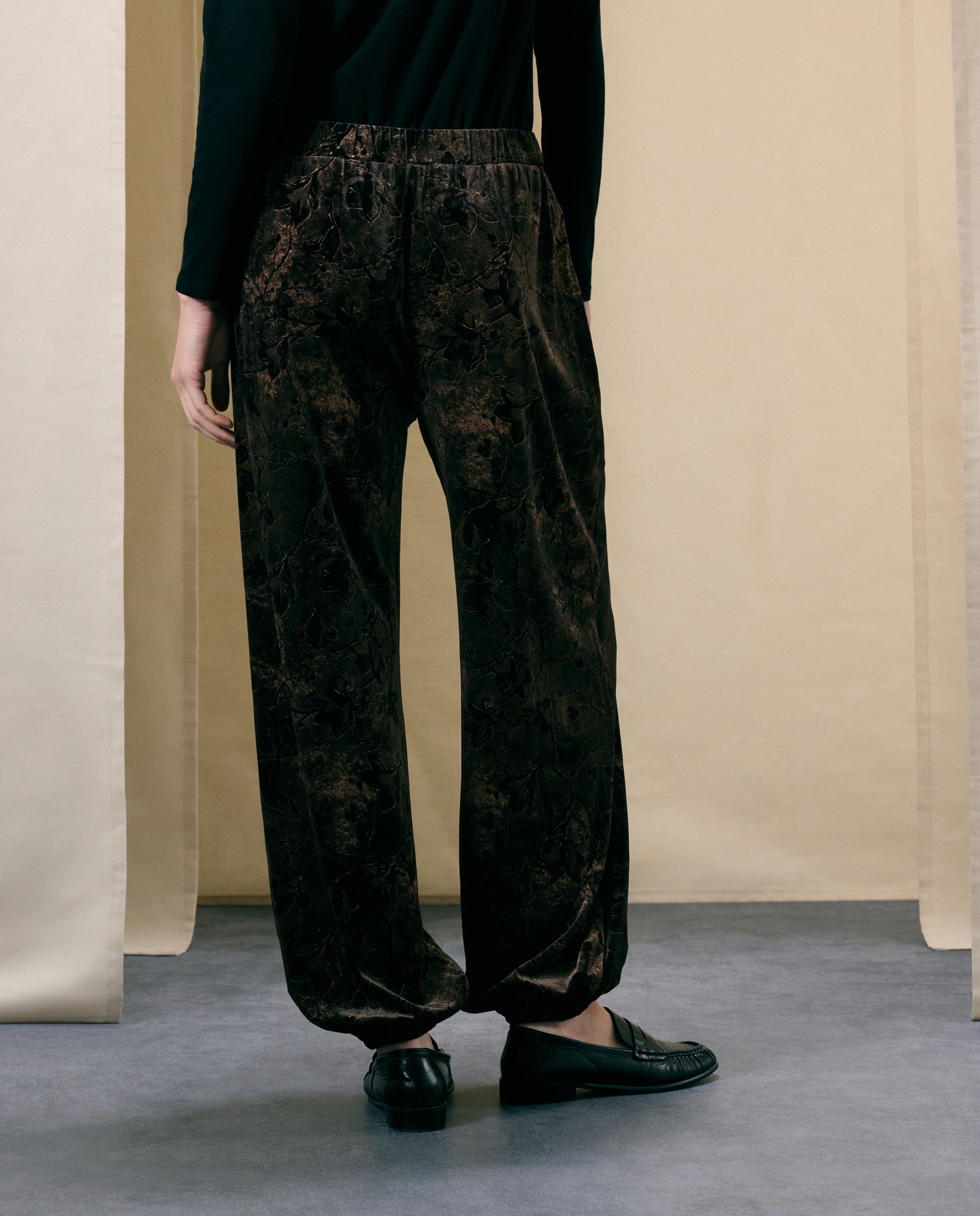 Pantalón de mujer de punto circular con estampado balloon - Woman El Corte Inglés - Negro Negro-3