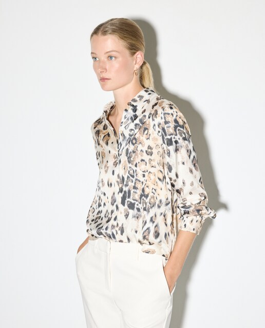 Imagen 0 de Blusa de mujer satinada animal print