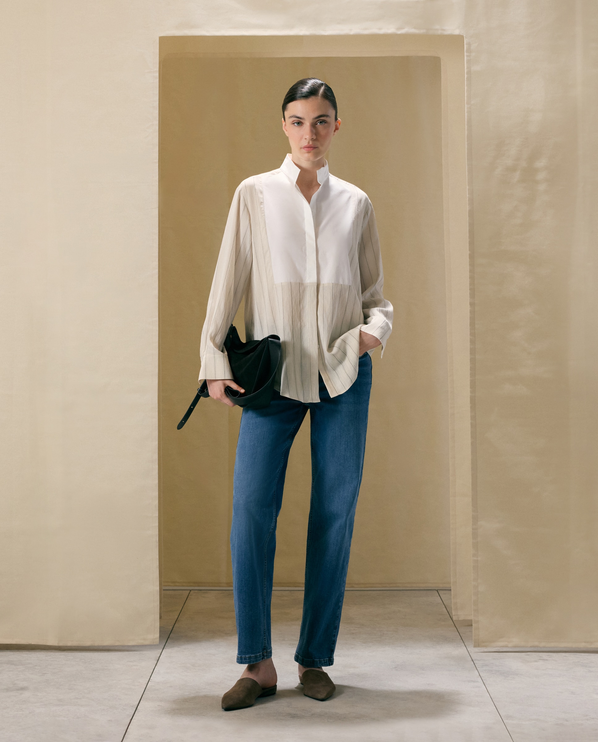 Blusa de Manga Comprida com Peitilho Branco-2