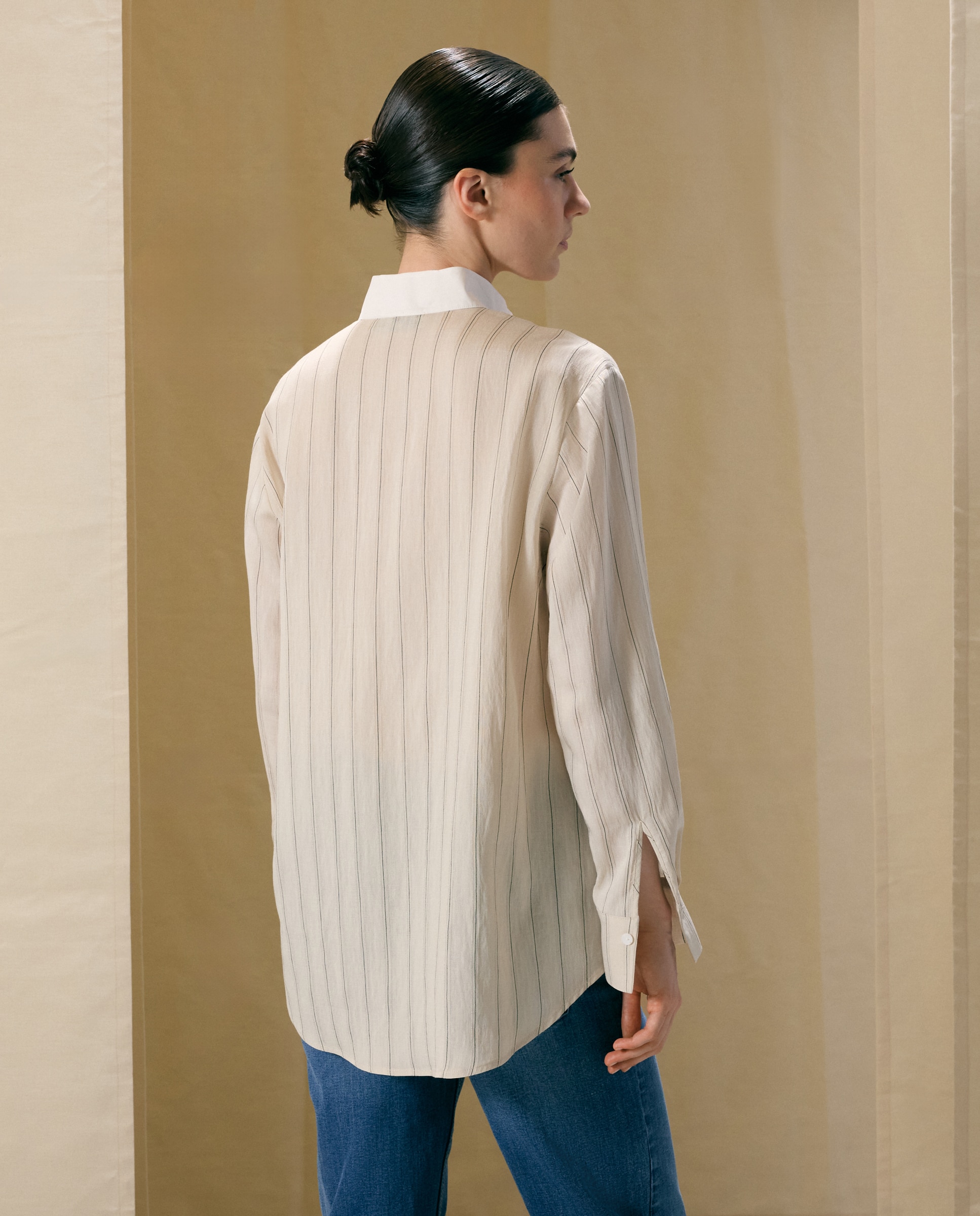 Blusa de Manga Comprida com Peitilho Branco-3