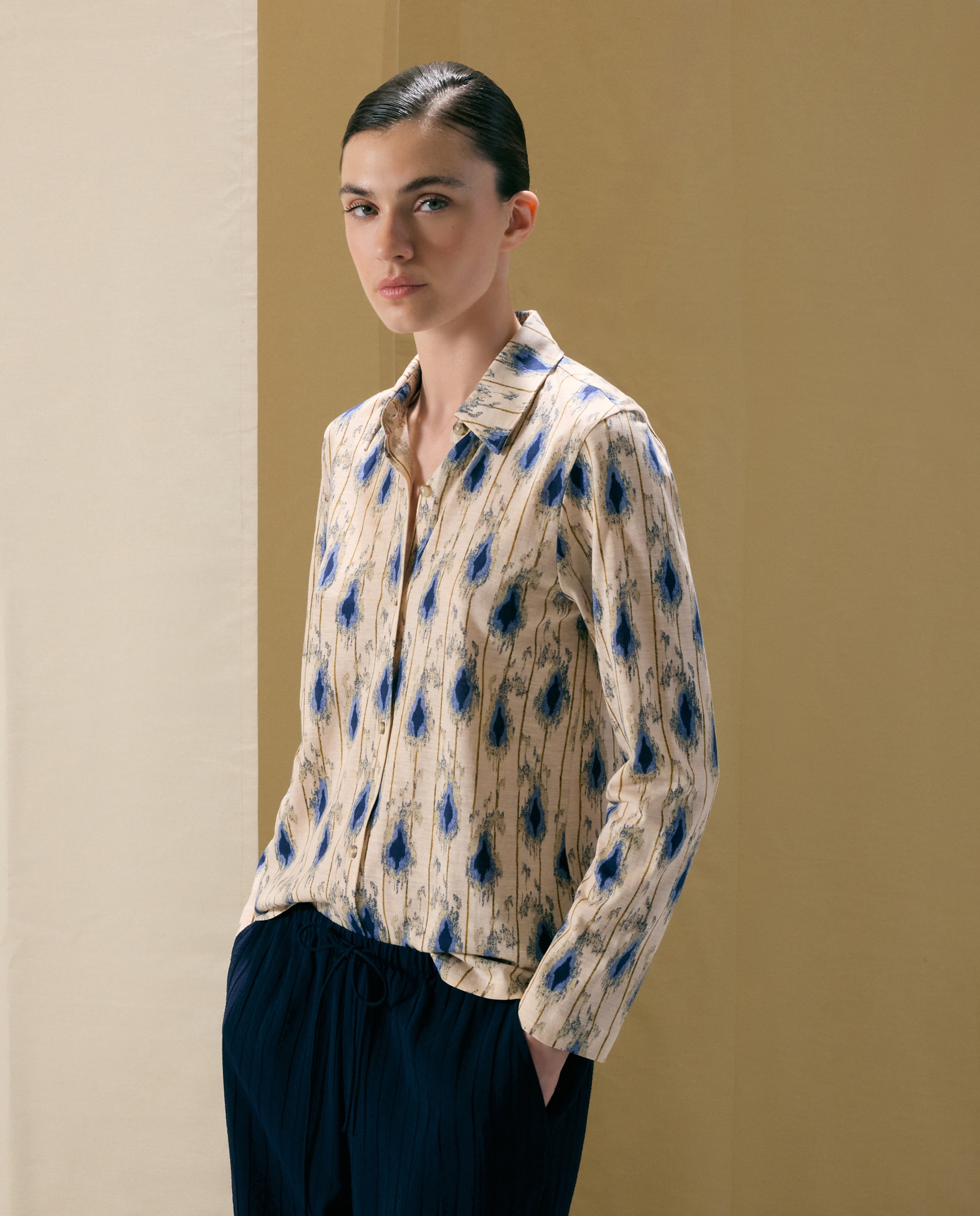 Blusa de mujer de manga larga con estampado ikat - Woman El Corte Inglés - Azul Azul-1