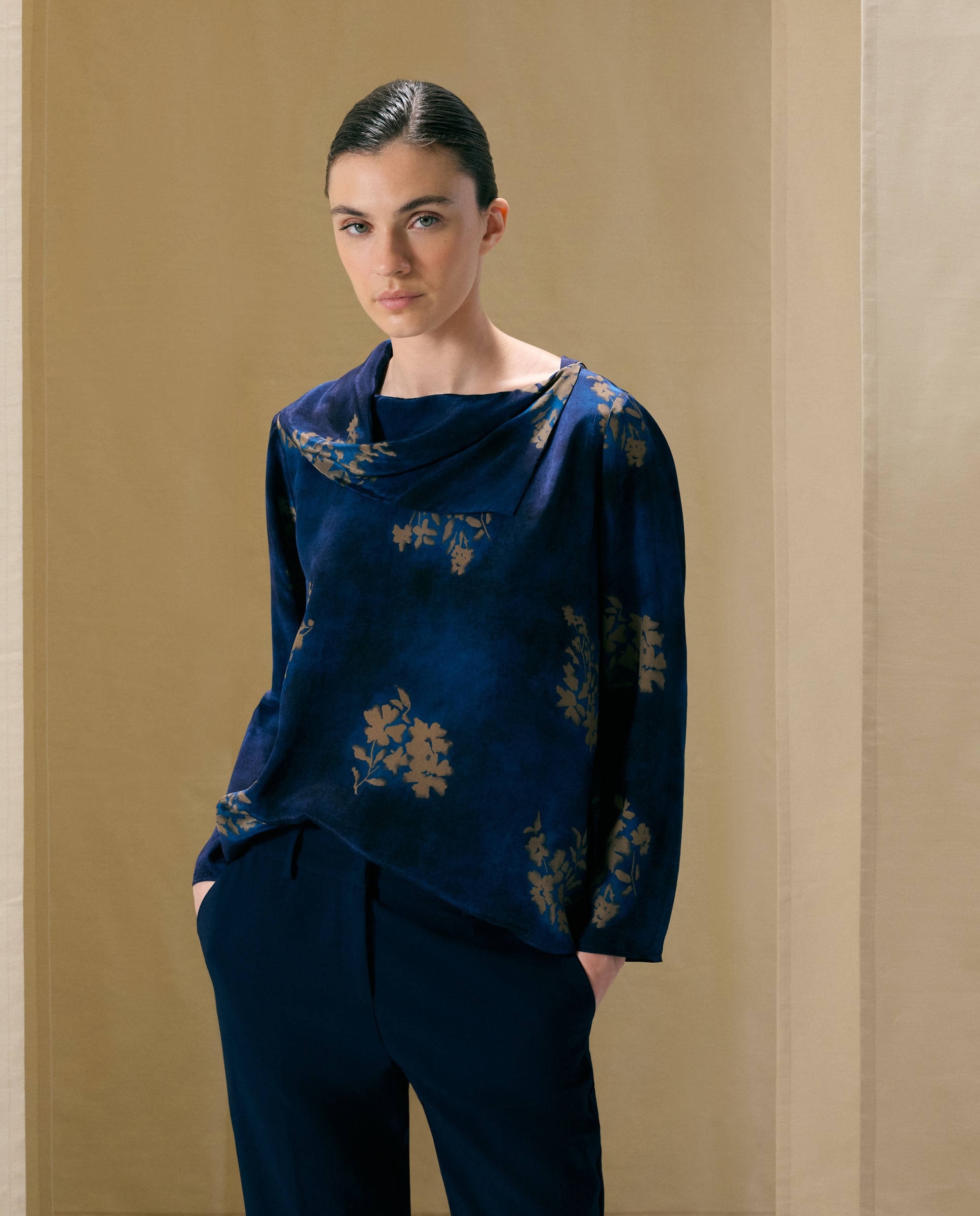 Imagem 0 de Blusa de Manga Comprida com Estampado de Bouquets