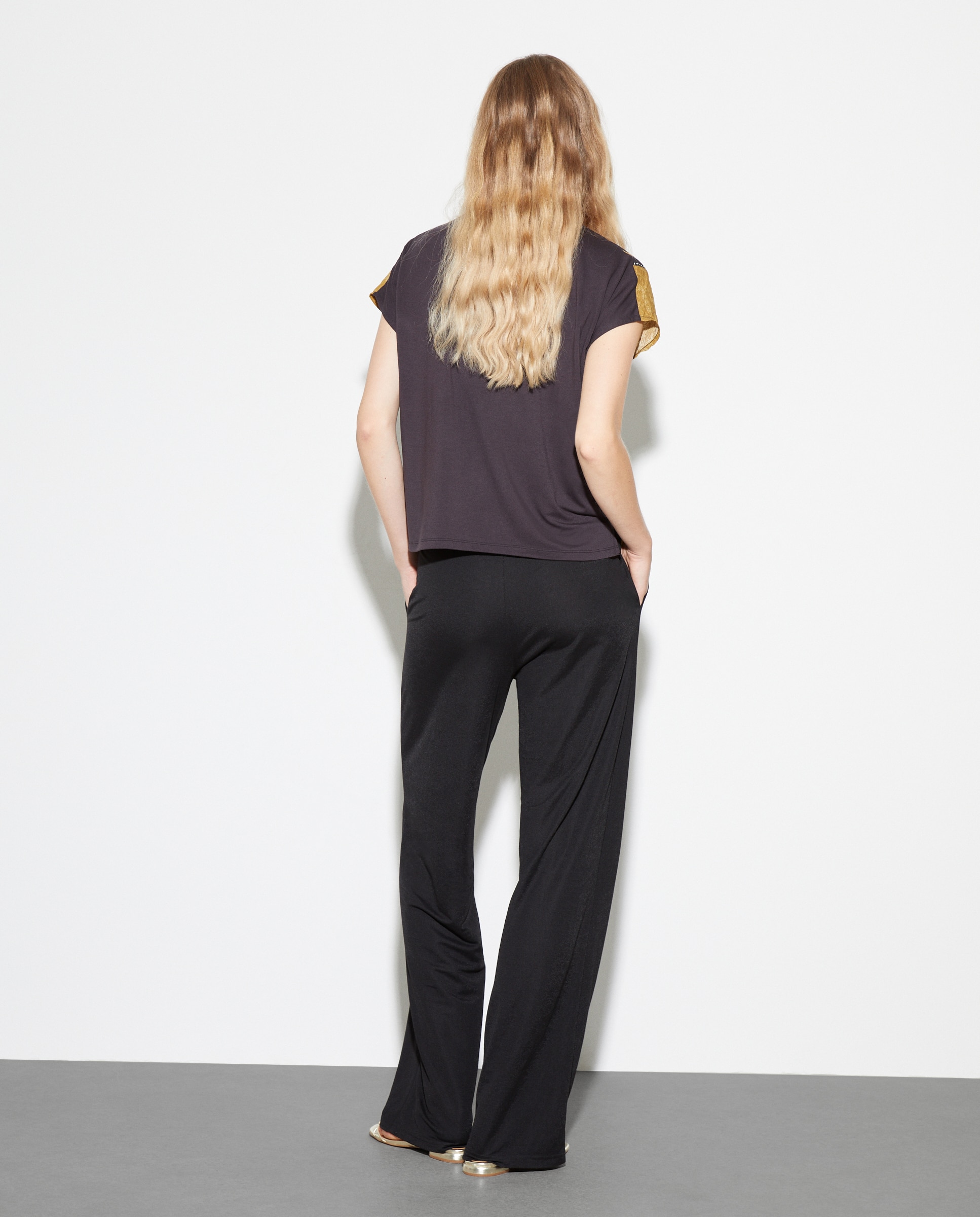 Top de Manga Curta Castanho-3