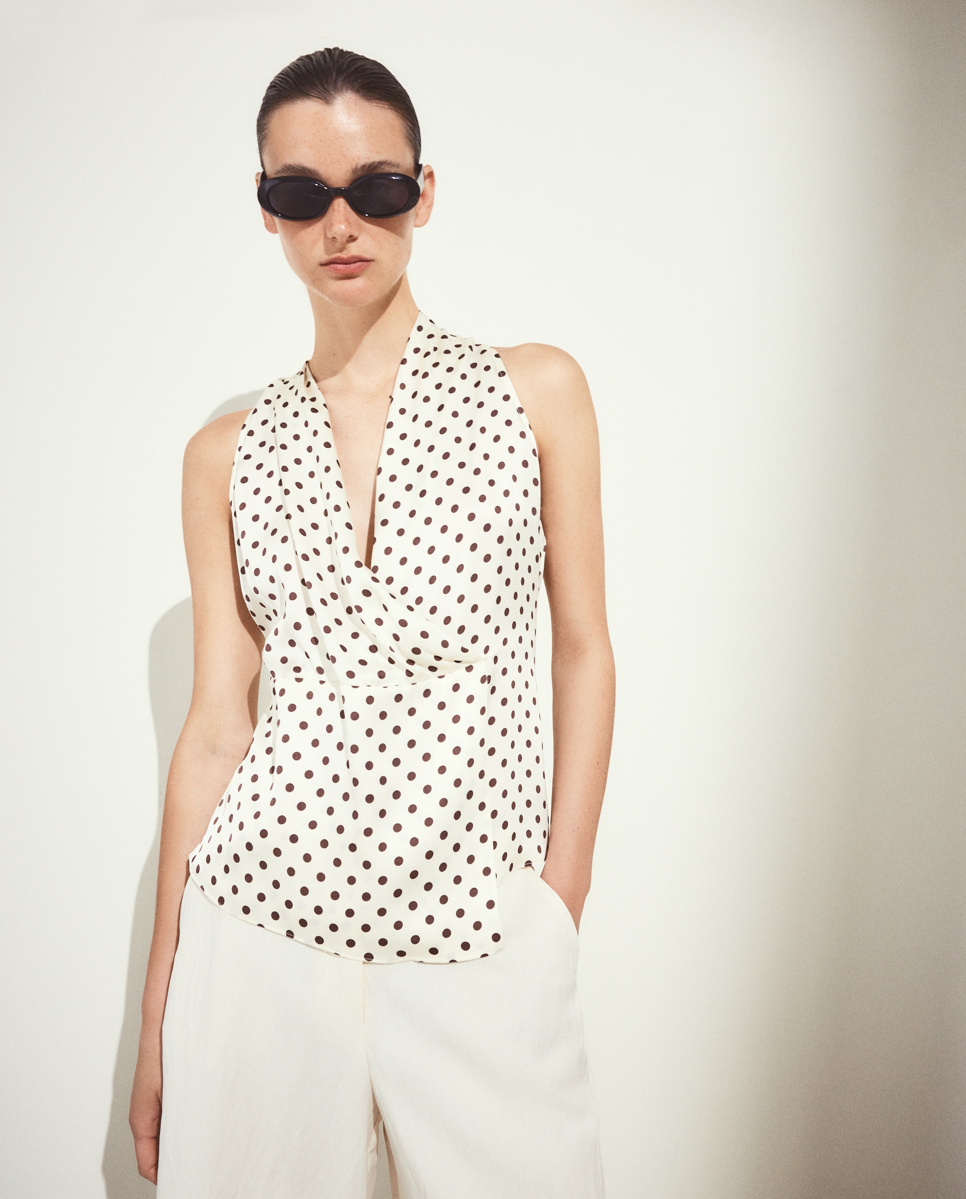 Top com Gola Halter e Estampado Branco-1