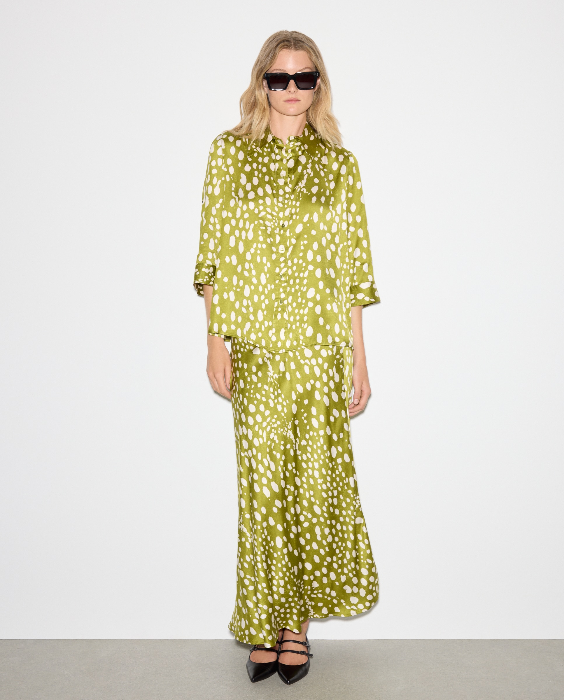 Saia Evasê Estampada Verde-1