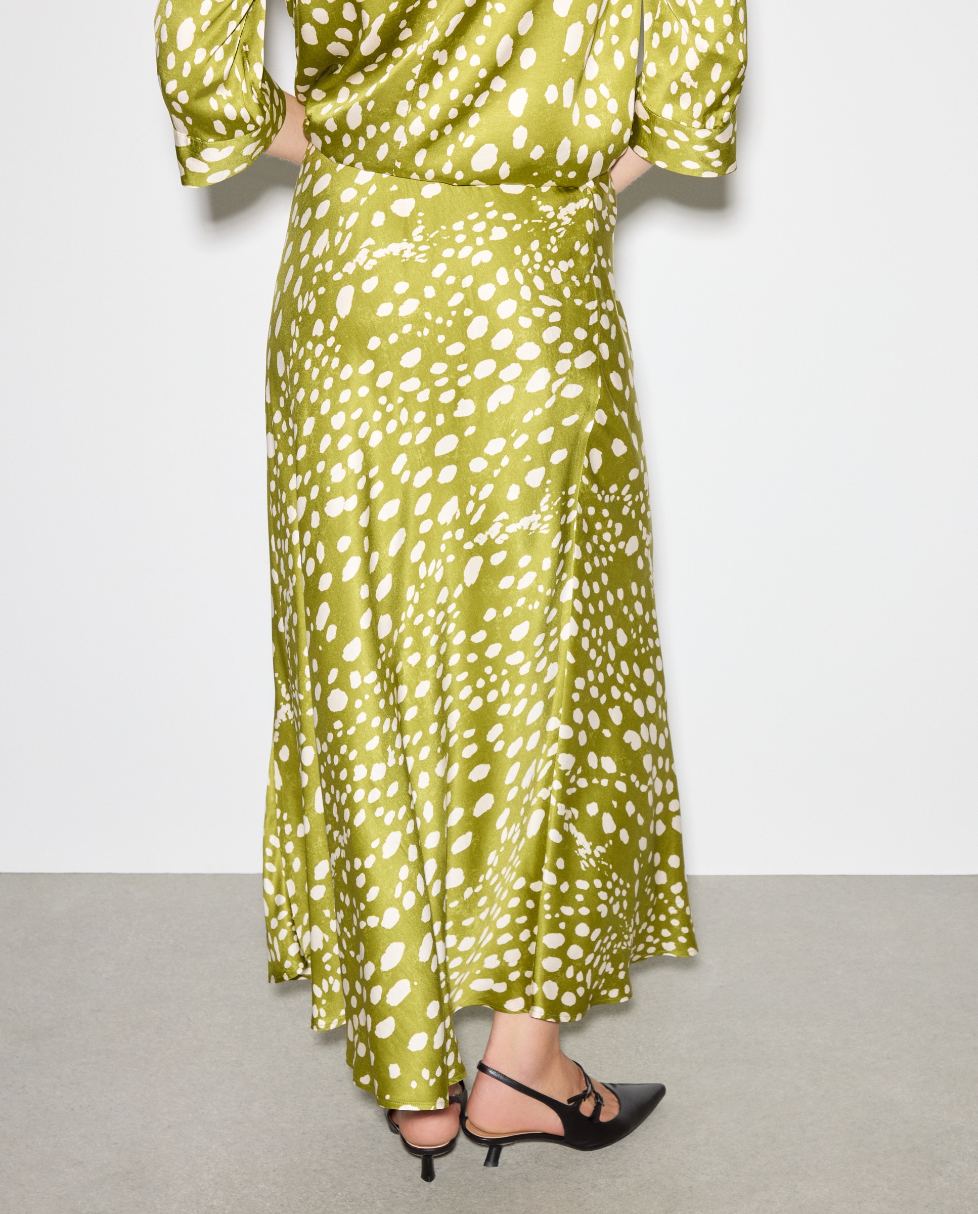 Saia Evasê Estampada Verde-3