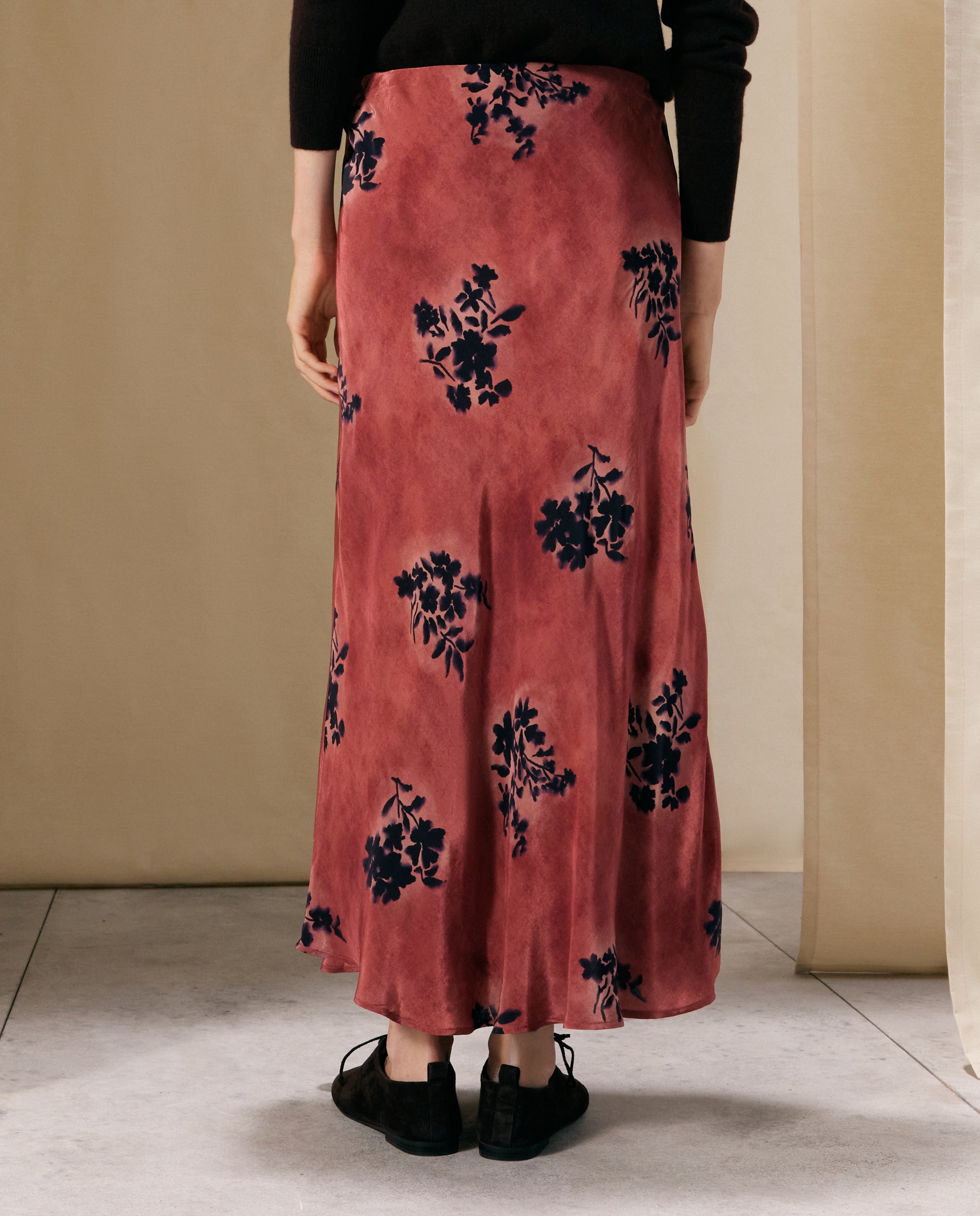 Saia Comprida em Crepe com Bouquets Rosa-3