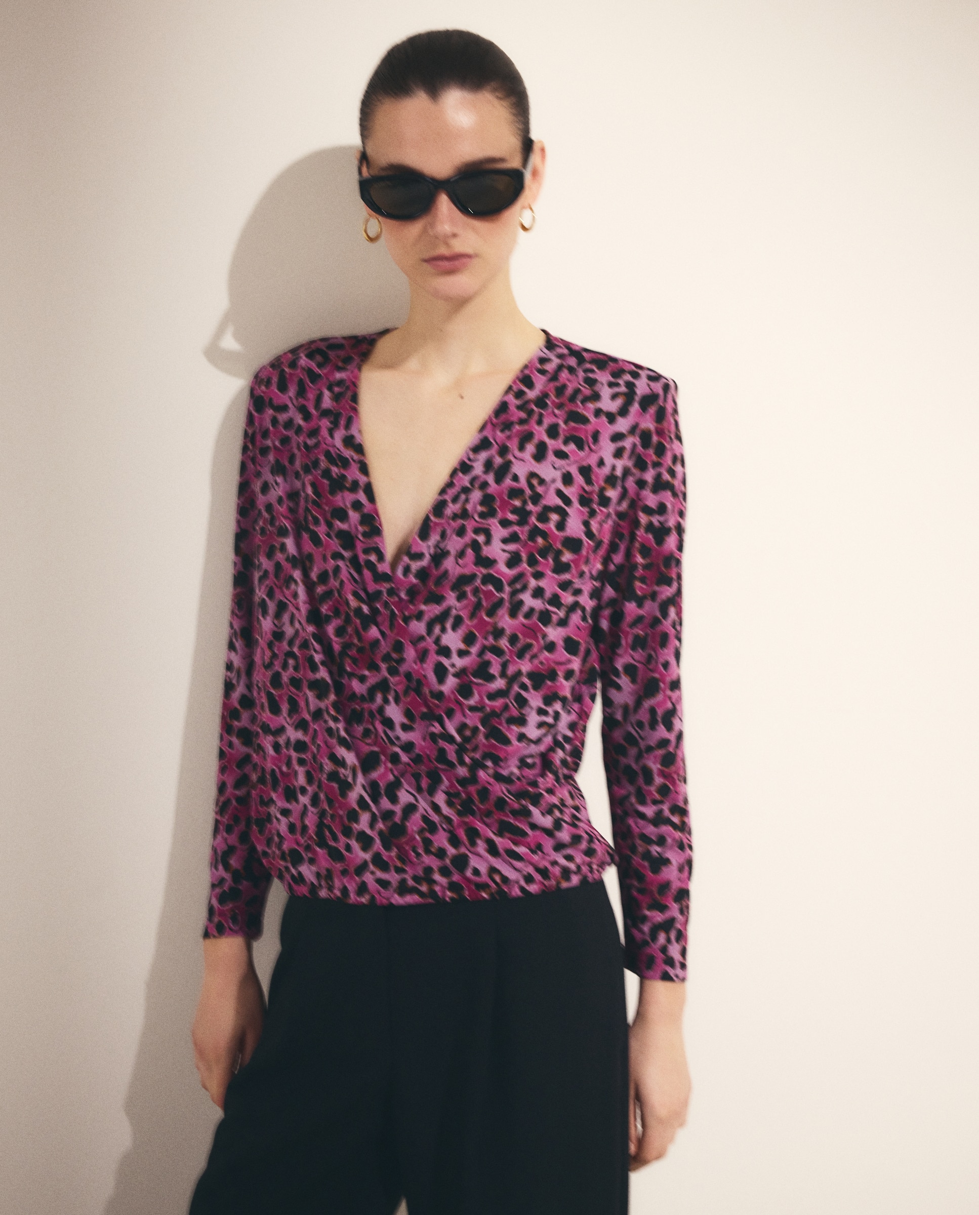 Camisola de Manga Comprida Cruzada com Animal Print Rosa-1