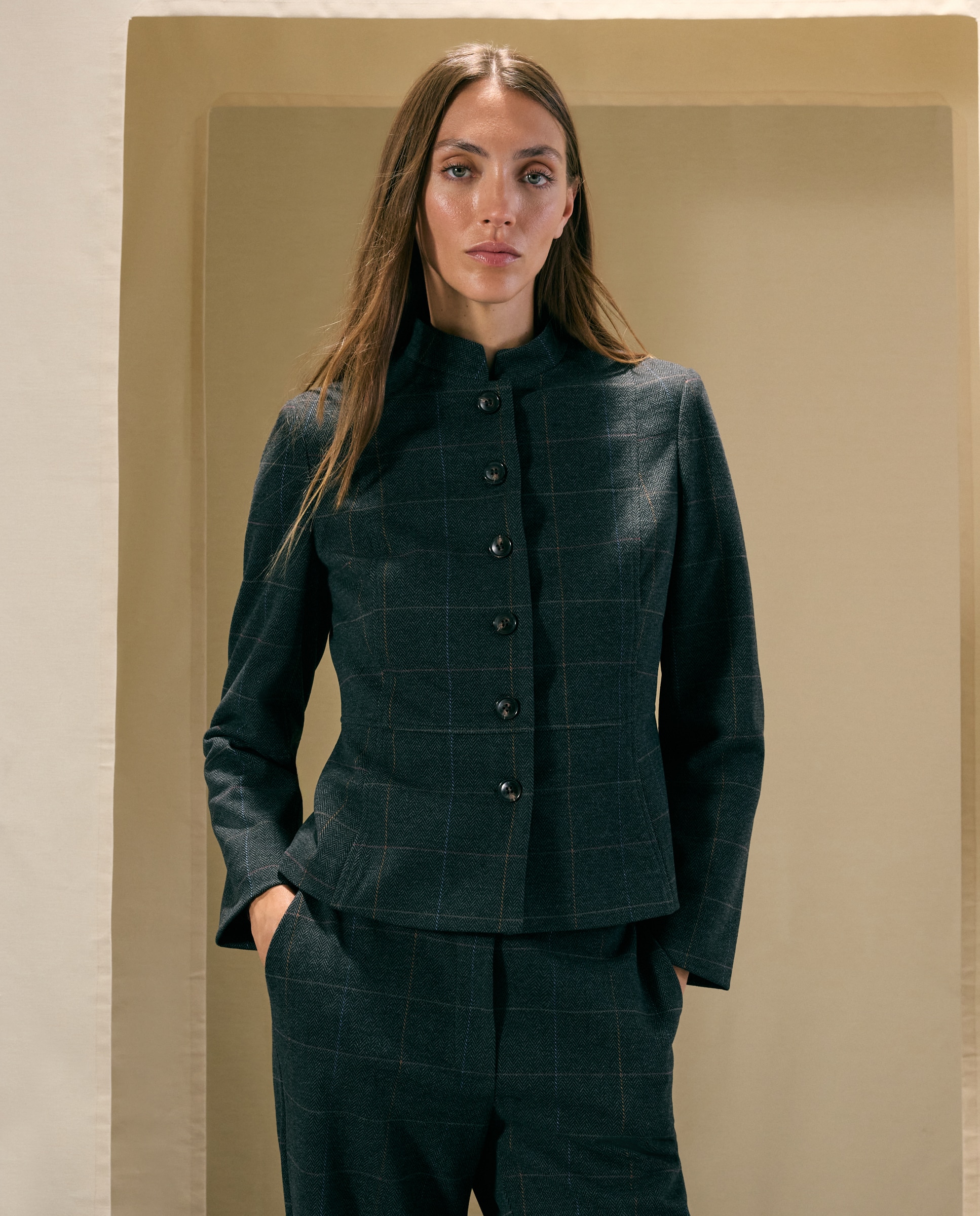 Blazer corta de mujer con cuadros - Woman El Corte Inglés - 820 Gris medio 820 Gris medio-1