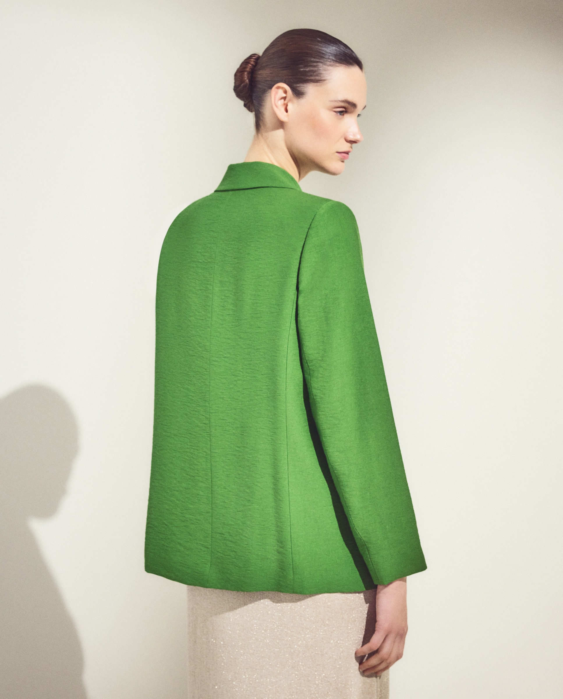 Imagen 2 de Blazer lisa cruzada de mujer tumbleada - Woman El Corte Inglés - Azafrán Verde