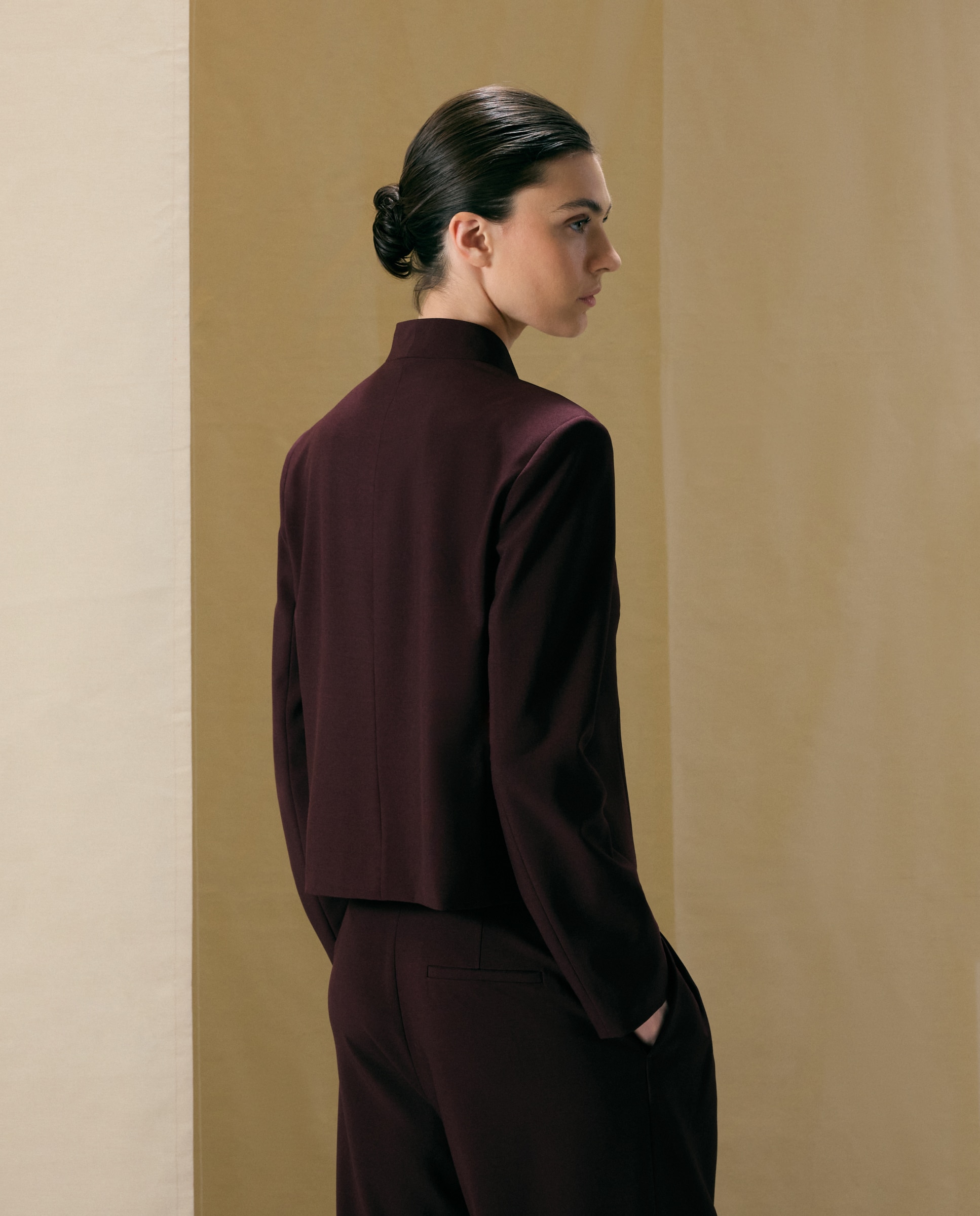 Blazer Cruzado Liso Curto Bordeaux-3