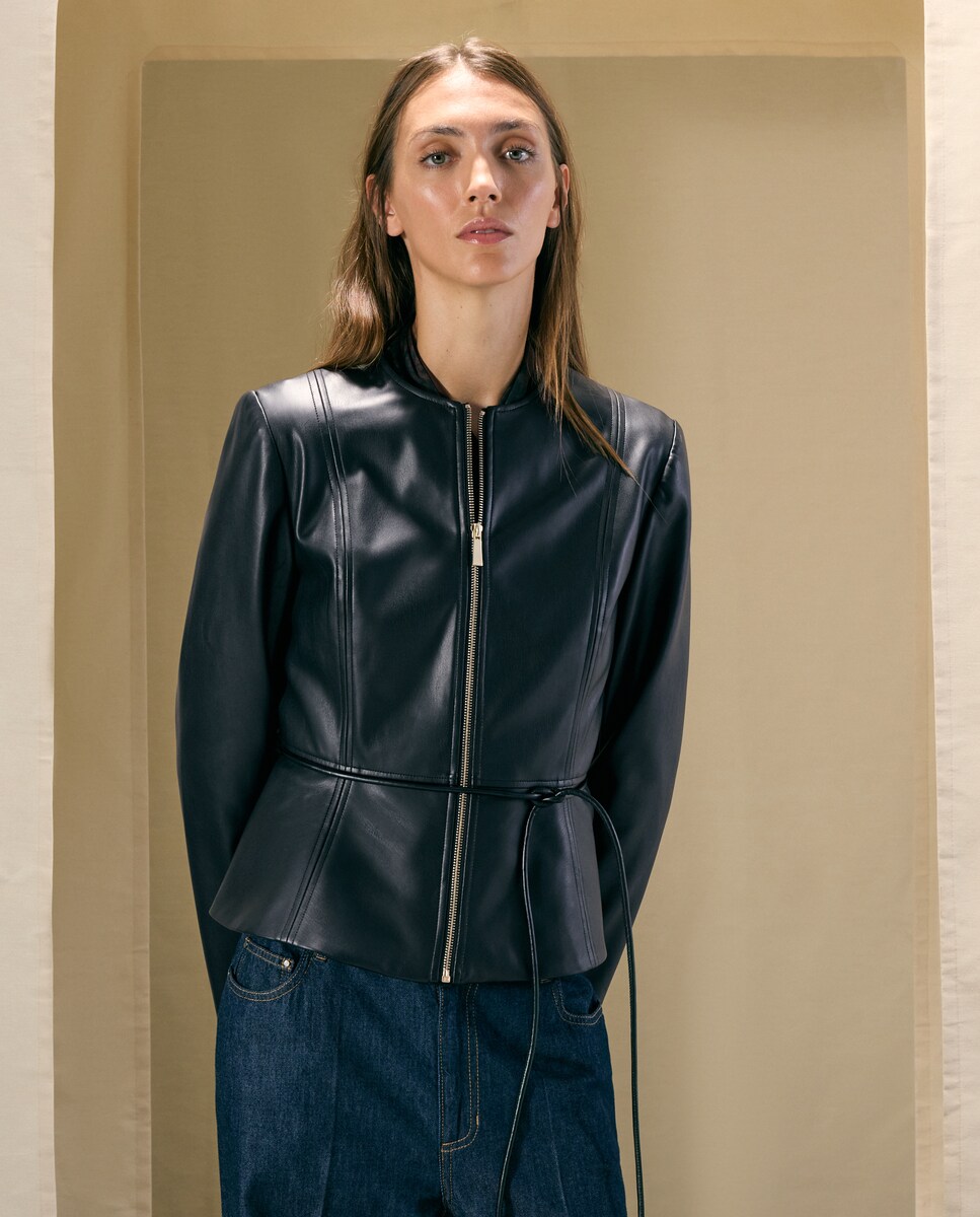 Imagen 0 de Cazadora de mujer peplum Negro