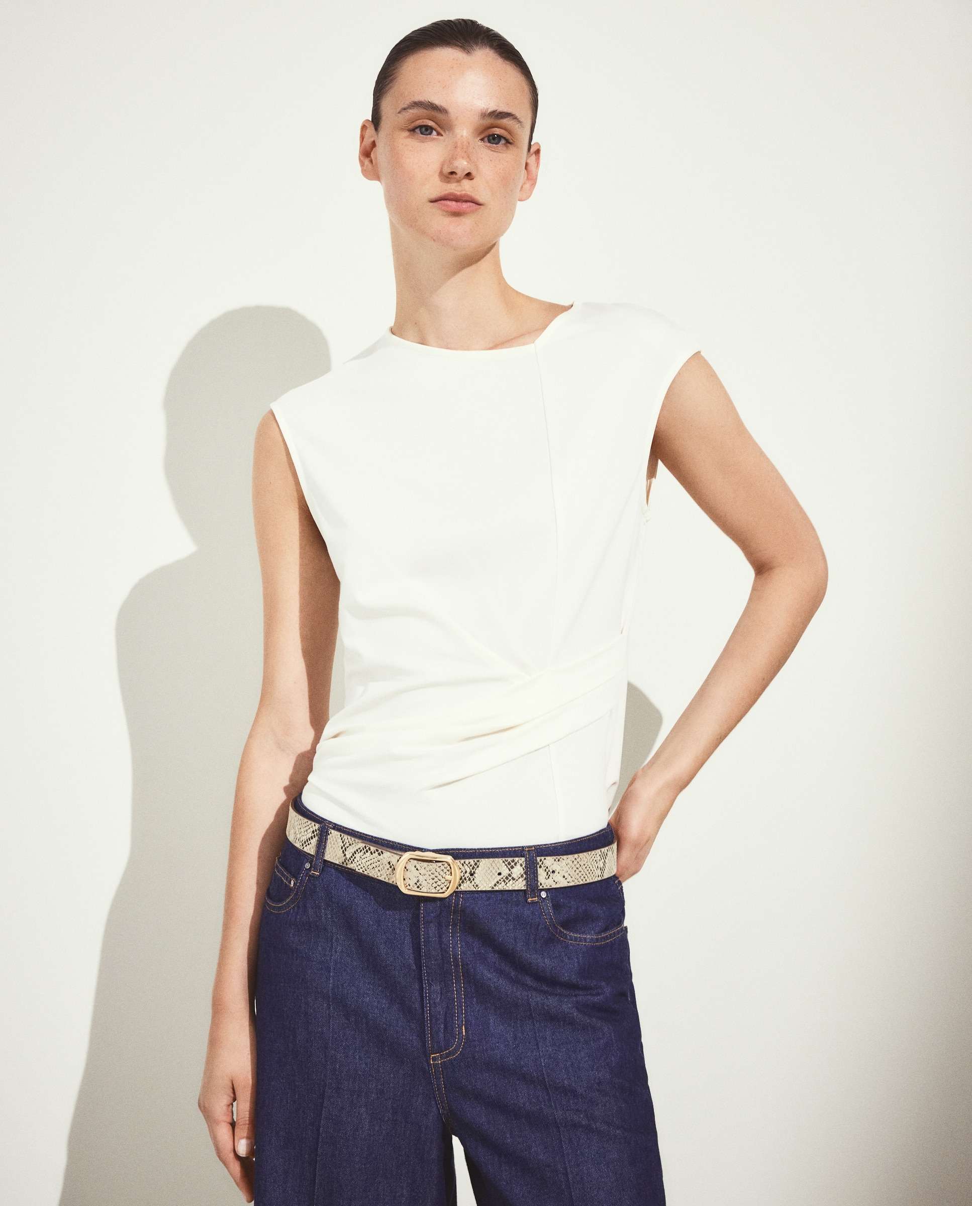 Camiseta sin mangas de mujer con drapeado lateral - Woman El Corte Inglés - 120 Crudo 120 Crudo-1