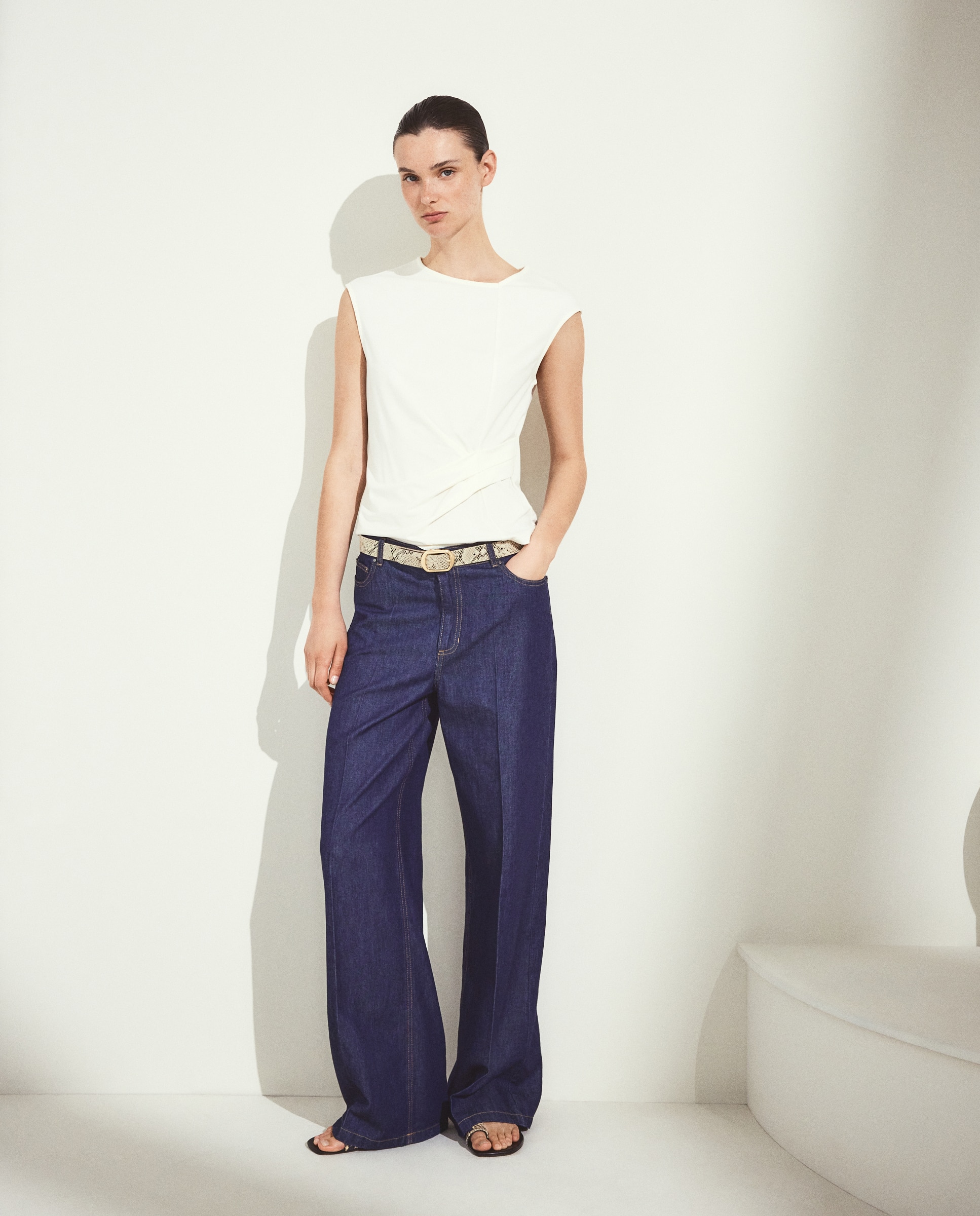 Camiseta sin mangas de mujer con drapeado lateral - Woman El Corte Inglés - 120 Crudo 120 Crudo-2