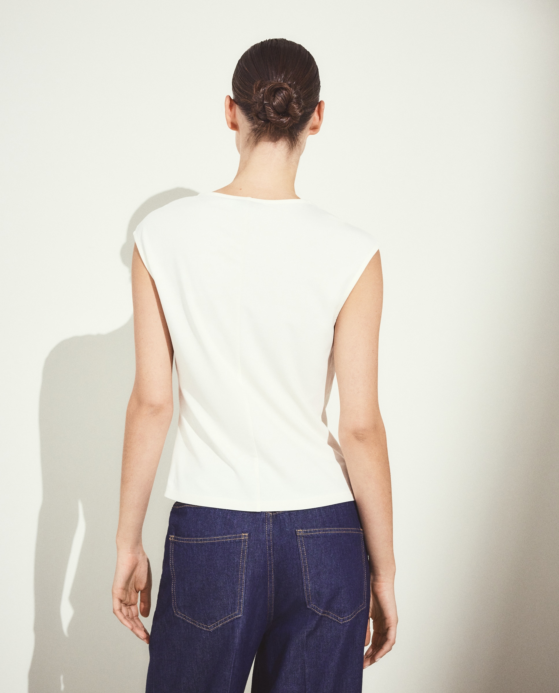 Camiseta sin mangas de mujer con drapeado lateral - Woman El Corte Inglés - 120 Crudo 120 Crudo-3