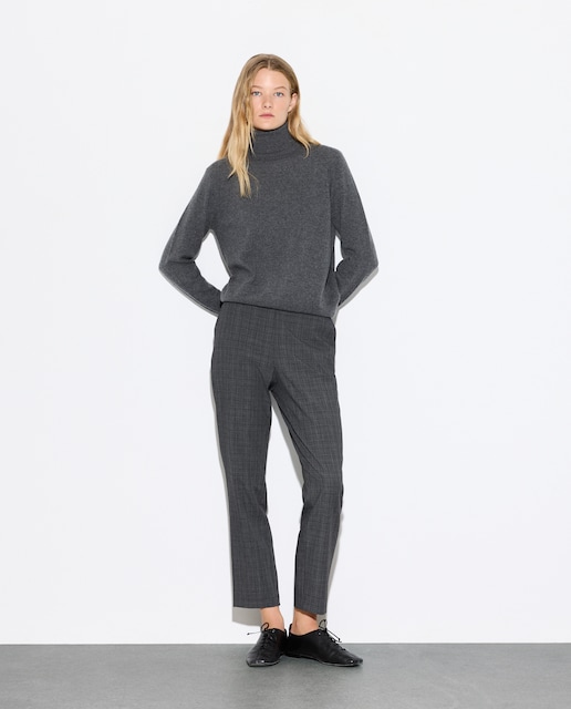 Imagen 0 de Pantalón de mujer con goma semipitillo con print de cuadros