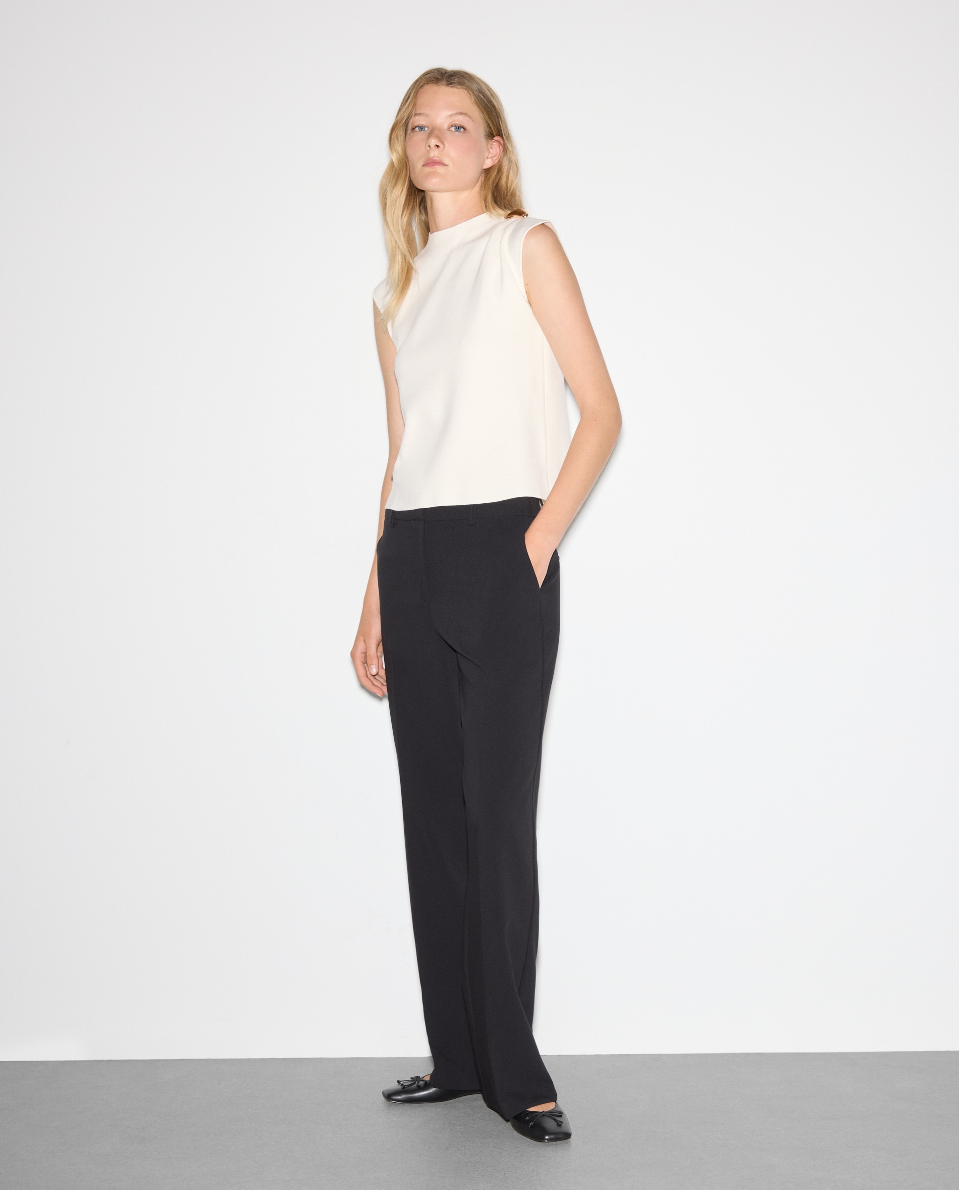 Top sem Mangas com Franzido e Aplique 120 Cru-2