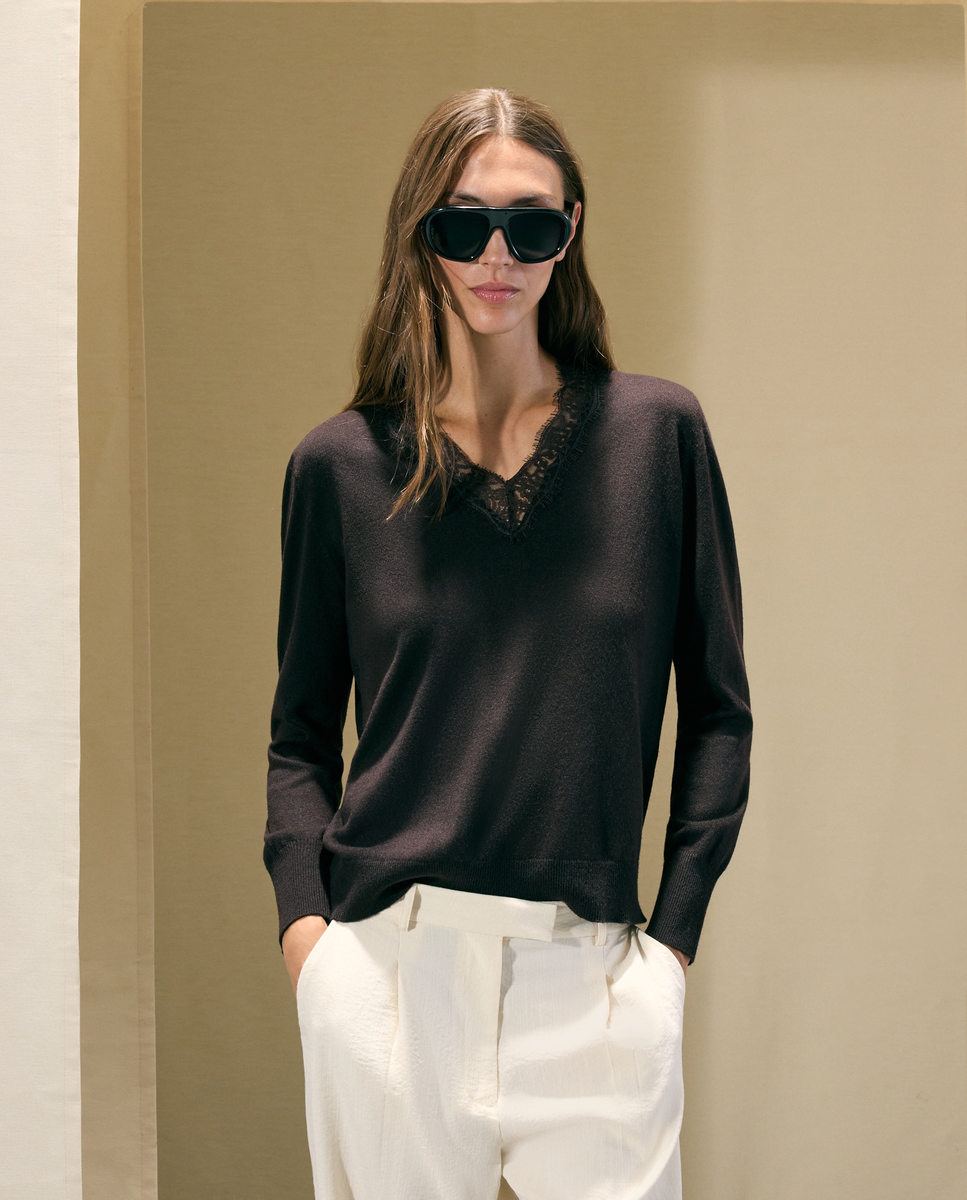 Jersey de mujer con cuello pico y blonda - Woman El Corte Inglés - Marrón Marrón-2